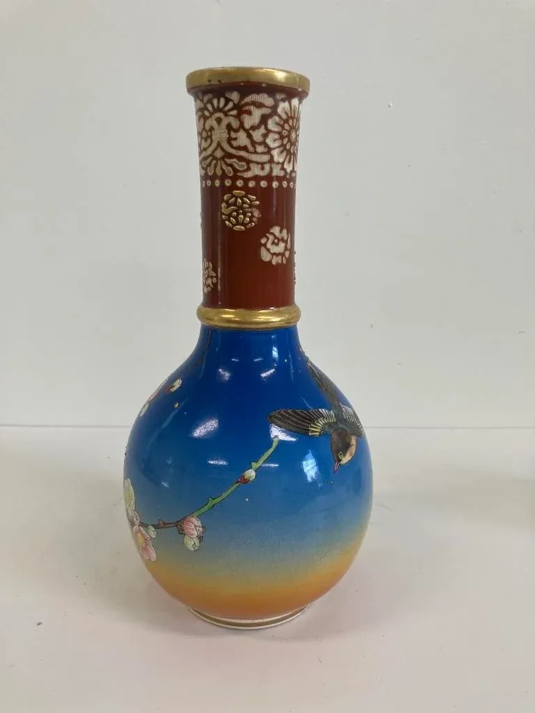 Antique Japanese Satsuma-Style Vase With Floral & Gilt Detailing - Late 19th to Early 20th Century - 2