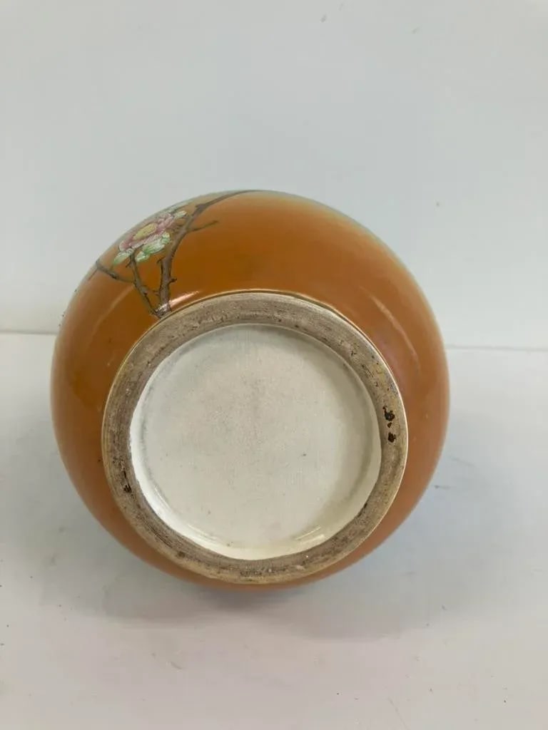 Antique Japanese Satsuma-Style Vase With Floral & Gilt Detailing - Late 19th to Early 20th Century - 7