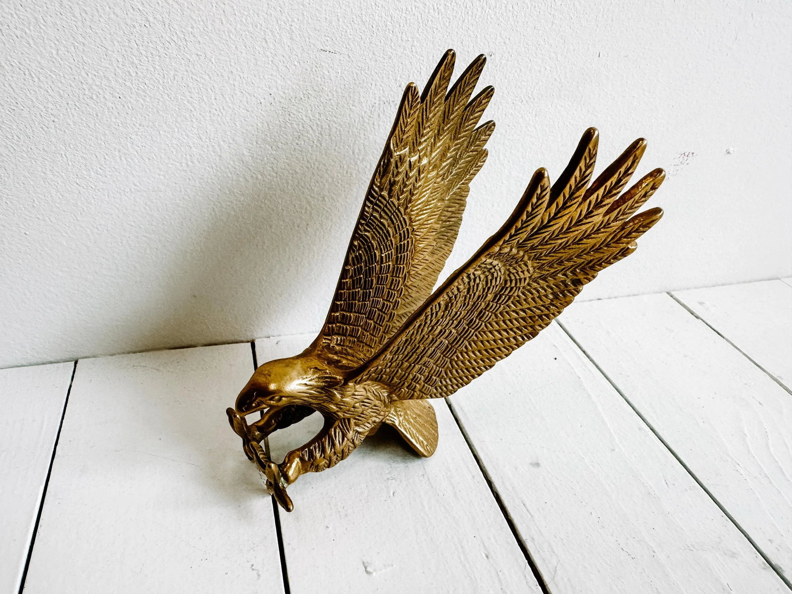 Vintage Brass Eagle in Flight Sculpure of Finial Piece - 4
