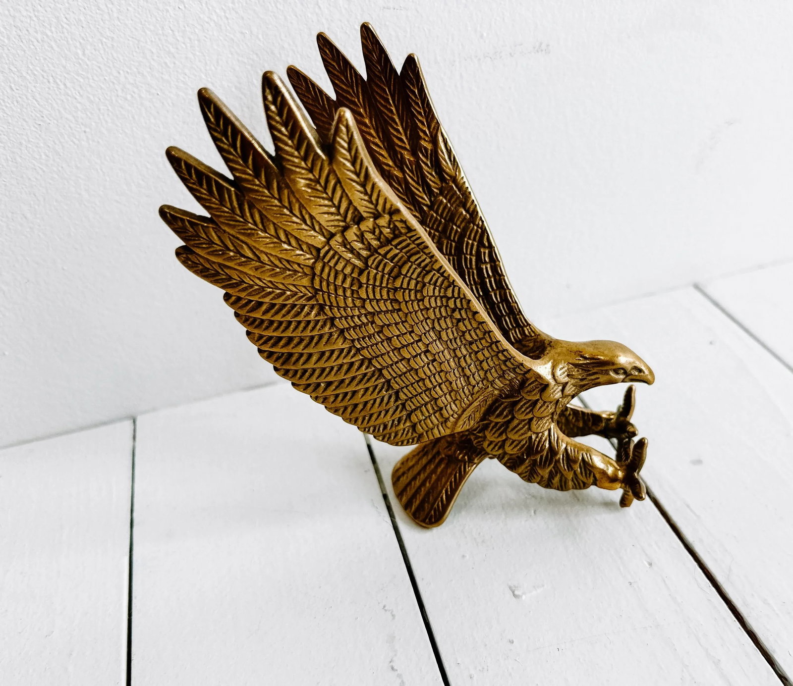 Vintage Brass Eagle in Flight Sculpure of Finial Piece - 5