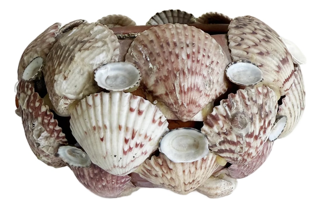Vintage Seashell Encrusted Terra Cotta Plant Pot: Mid 20th century, rustic tramp art, folk art style terra cotta plant pot encrusted in seashells. Sits atop three seashell feet. No drainage hole. Unmarked. Condition: Alterations: Original Condition U