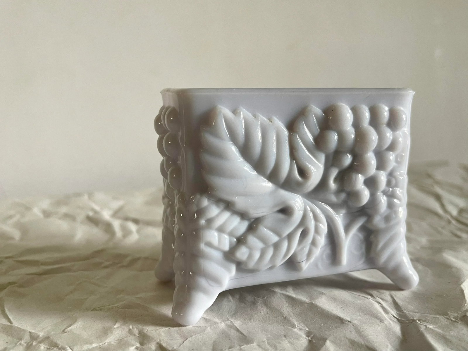 Mid 20th Century Grape Glass Card Holder - 2