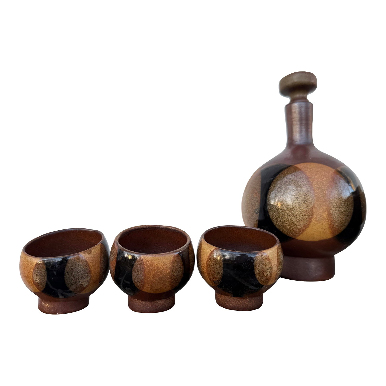 Mid 20th Century Robert Maxwell for Pottery Craft Usa Decanter and Cup Set: This is a vintage decanter and cup set attributed to designer Robert Maxwell for Pottery Craft USA. Mid-century modern in design & made of stoneware pottery with an earth-tone salt glaze. This set inc