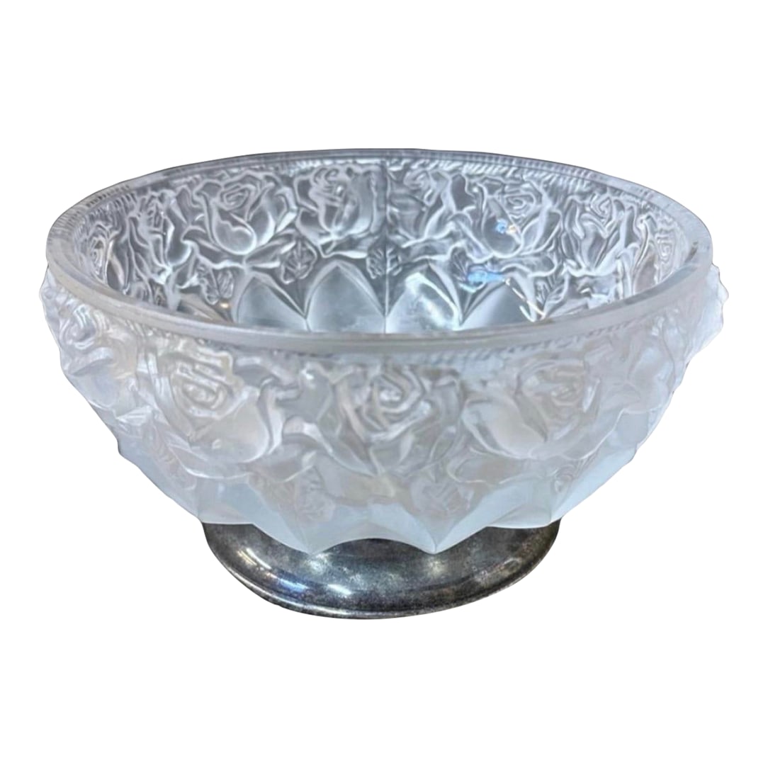 Fine Lead Frosted Crystal 8 1/2" Bowl With Silver Plated Base Vintage: Fine Lead Frosted Crystal 8 1/2" Bowl with Silver Plated Base Vintage Excellent condition lightly used Add elegance to your dining table with this stunning vintage bowl. Crafted from fine lead frosted