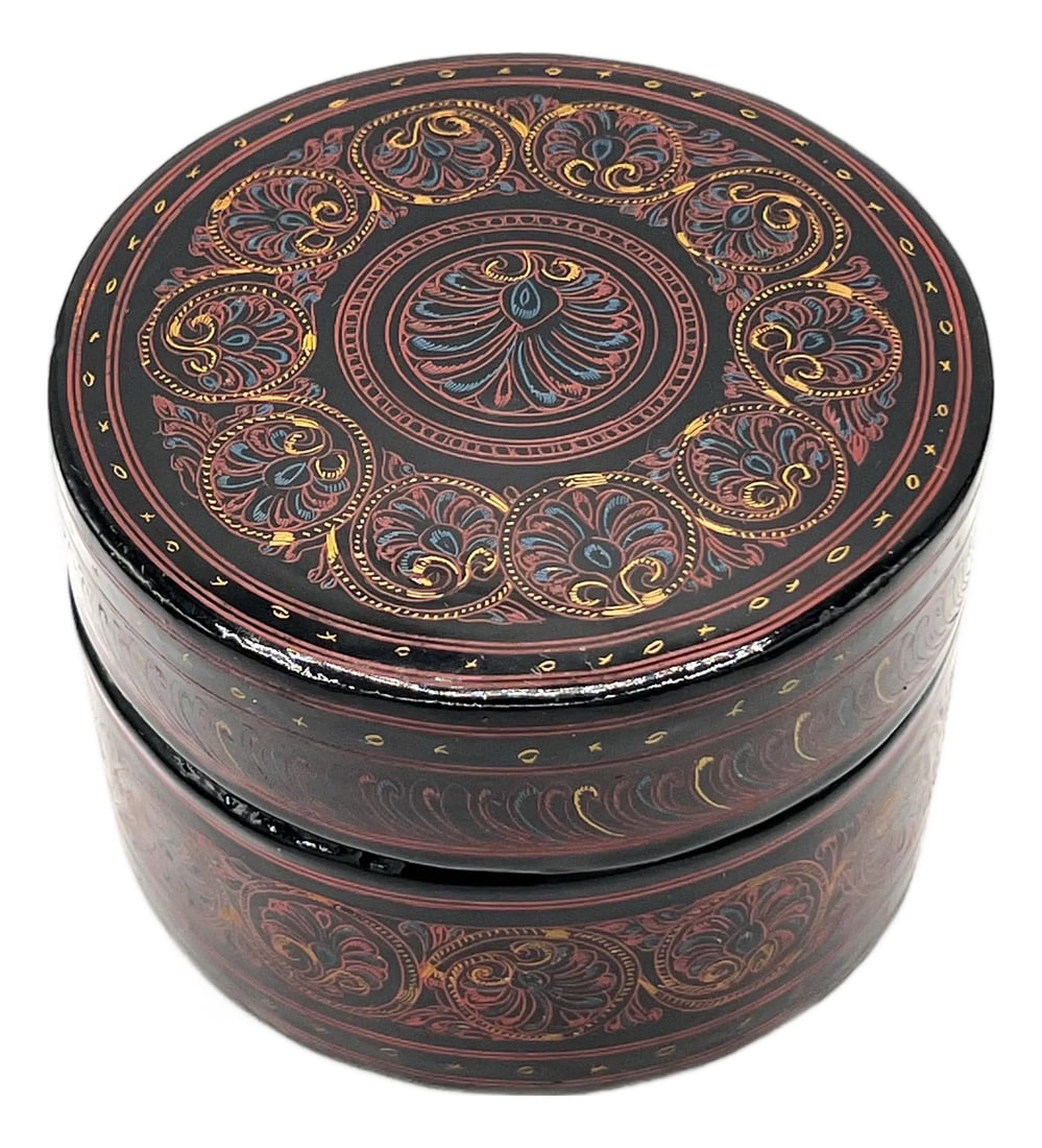 19th Century Persian Lacquered Boxes: Authentic-feeling lacquer boxes from the late Persian/Islamic decorative tradition. Historically boxes like this were used to hold jewelry, cosmetics or kohl, spices or incense, keepsakes or writing