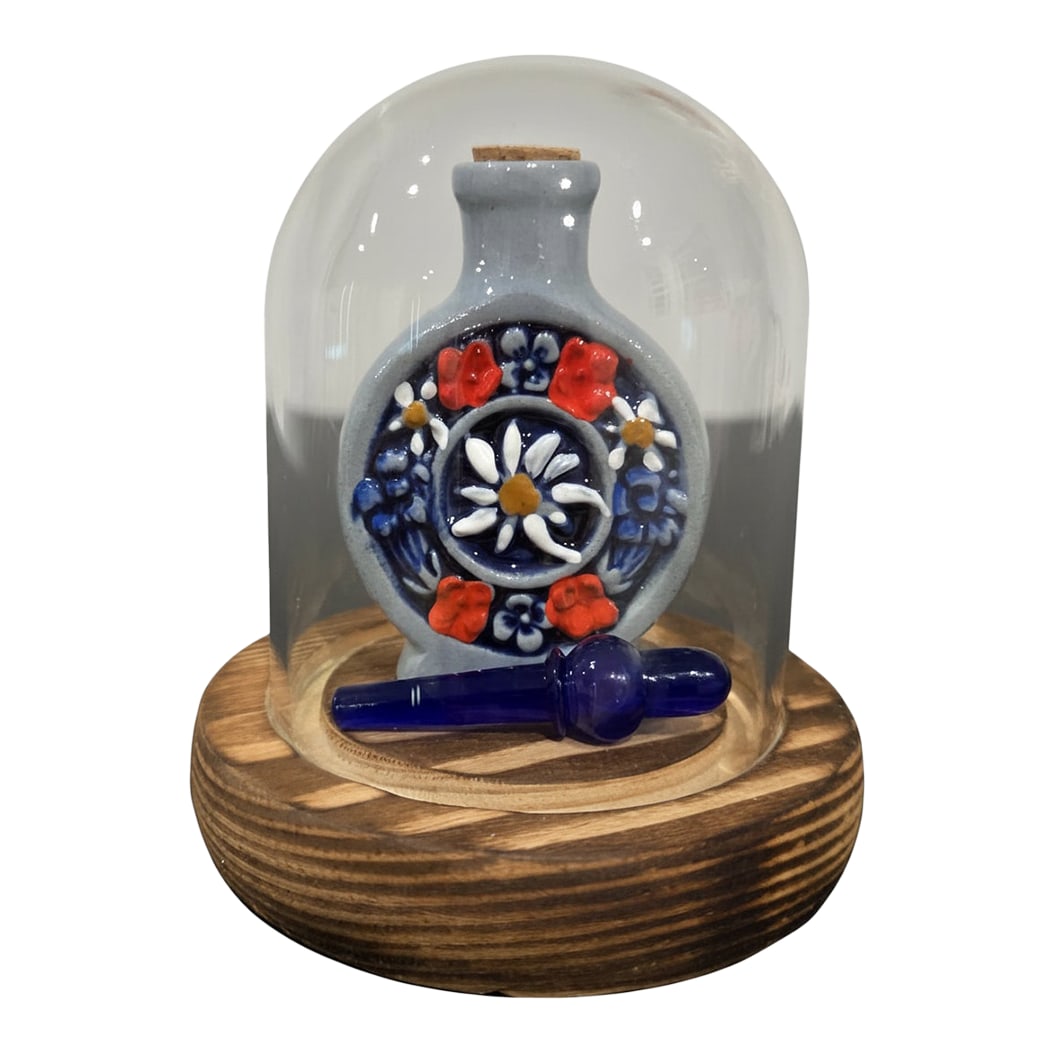 Vintage German Zwiefacher Schmalzlerfranzl Stoneware Snuff Bottle With Cobalt Stopper & Glass Displa: A characterful mid-century German snuff bottle in salt-glazed stoneware, molded with "Zwiefacher Schmalzlerfranzl" lettering and a relief portrait of a Bavarian gentleman in traditional dress. The