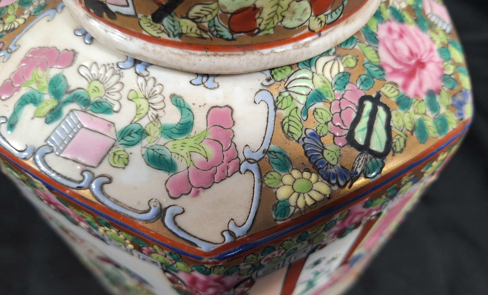Antique Chinese Export Porcelain Hexagonal Lidded Ginger Jar - Famille Rose - 6