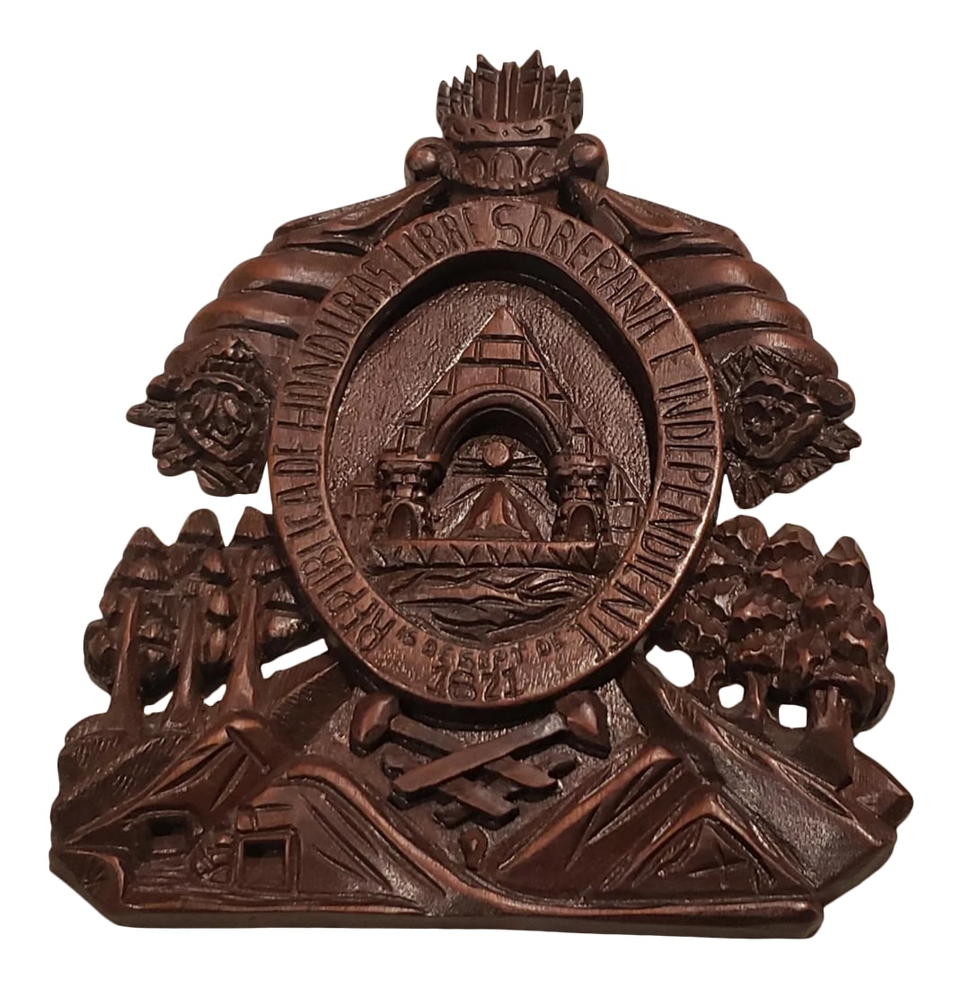 Vintage Handcarved Coat of Arrms of Honduras Wall Object: Vintage hand-carved wooden Coat of Arms of Honduras.In beautiful condition especially for the age of the piece. Ready to hang up right now. Condition: Alterations: Original Condition Unaltered