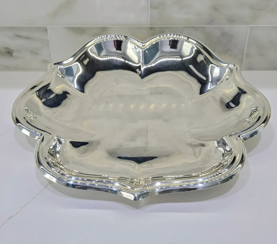 Mid 20th Century English Silver MFG Corp Silver-Plated Floral Rim Serving Platter - 2