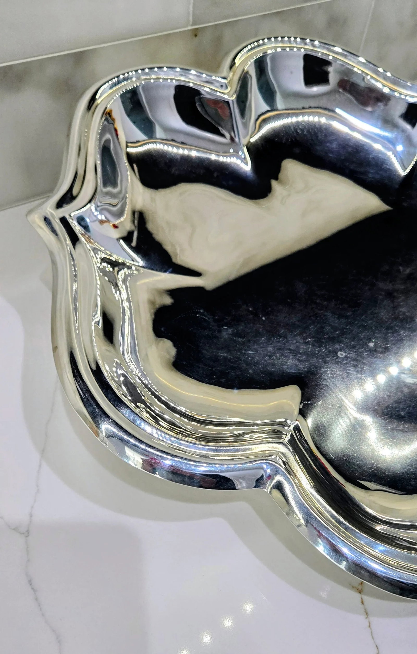 Mid 20th Century English Silver MFG Corp Silver-Plated Floral Rim Serving Platter - 4