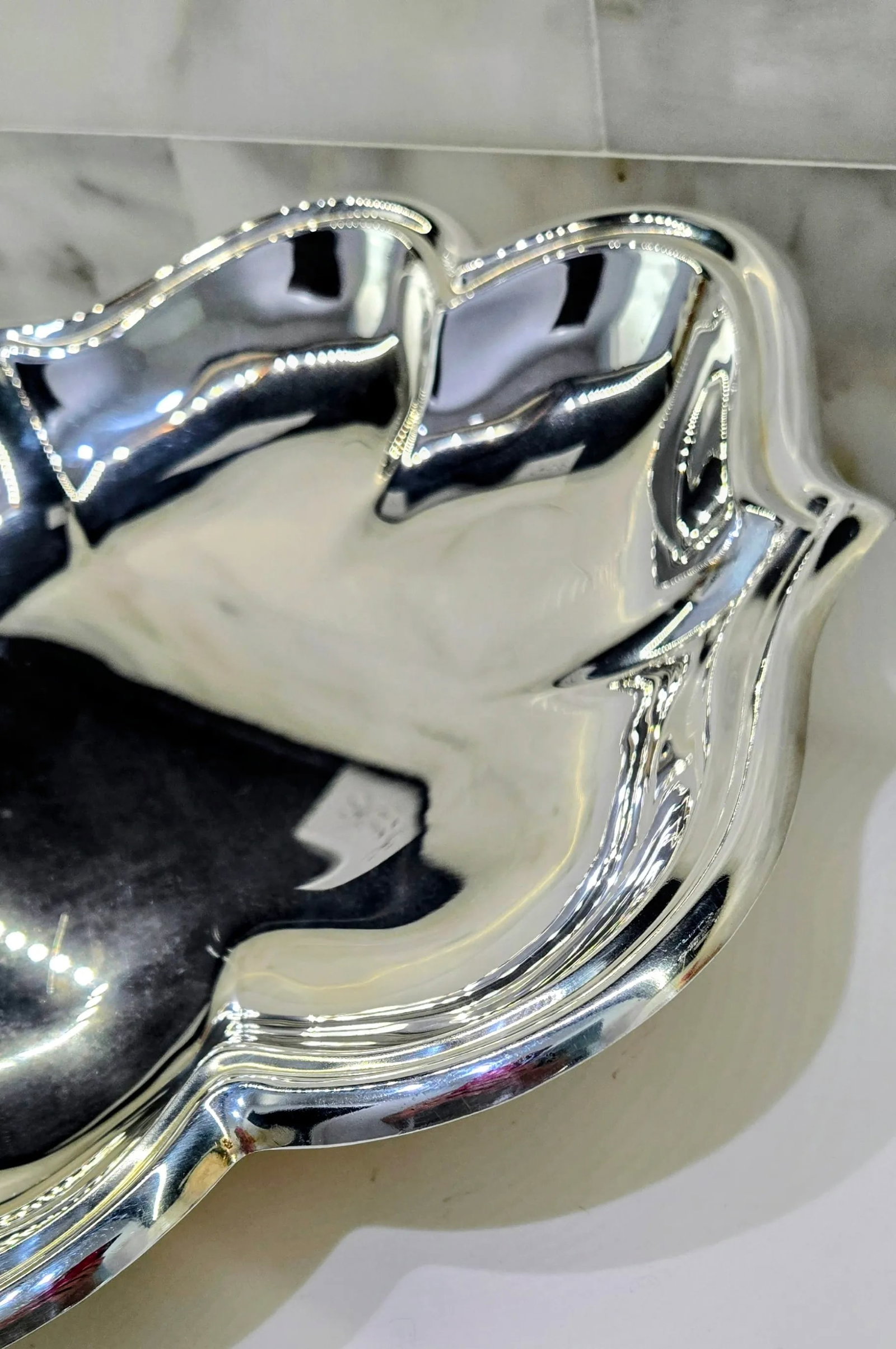 Mid 20th Century English Silver MFG Corp Silver-Plated Floral Rim Serving Platter - 5