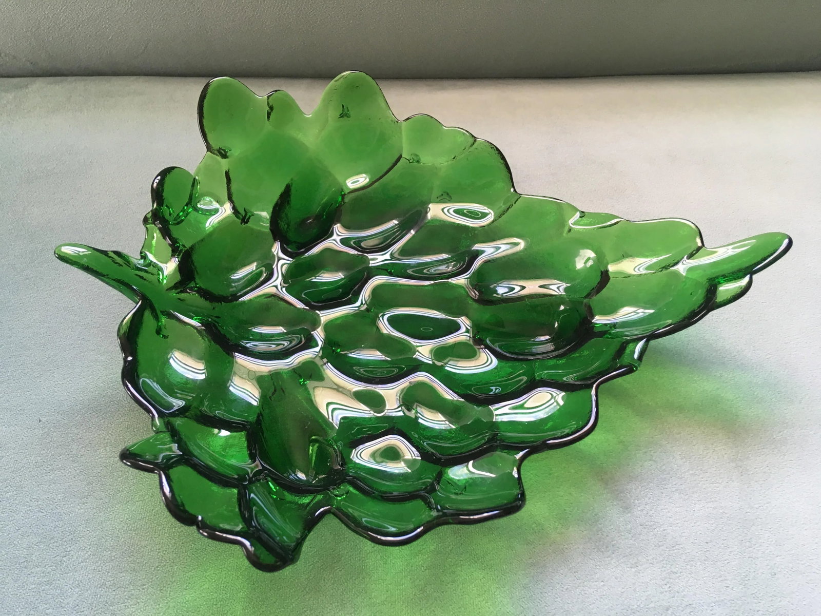1960's Green Grape Glass Footed Bowl - 2