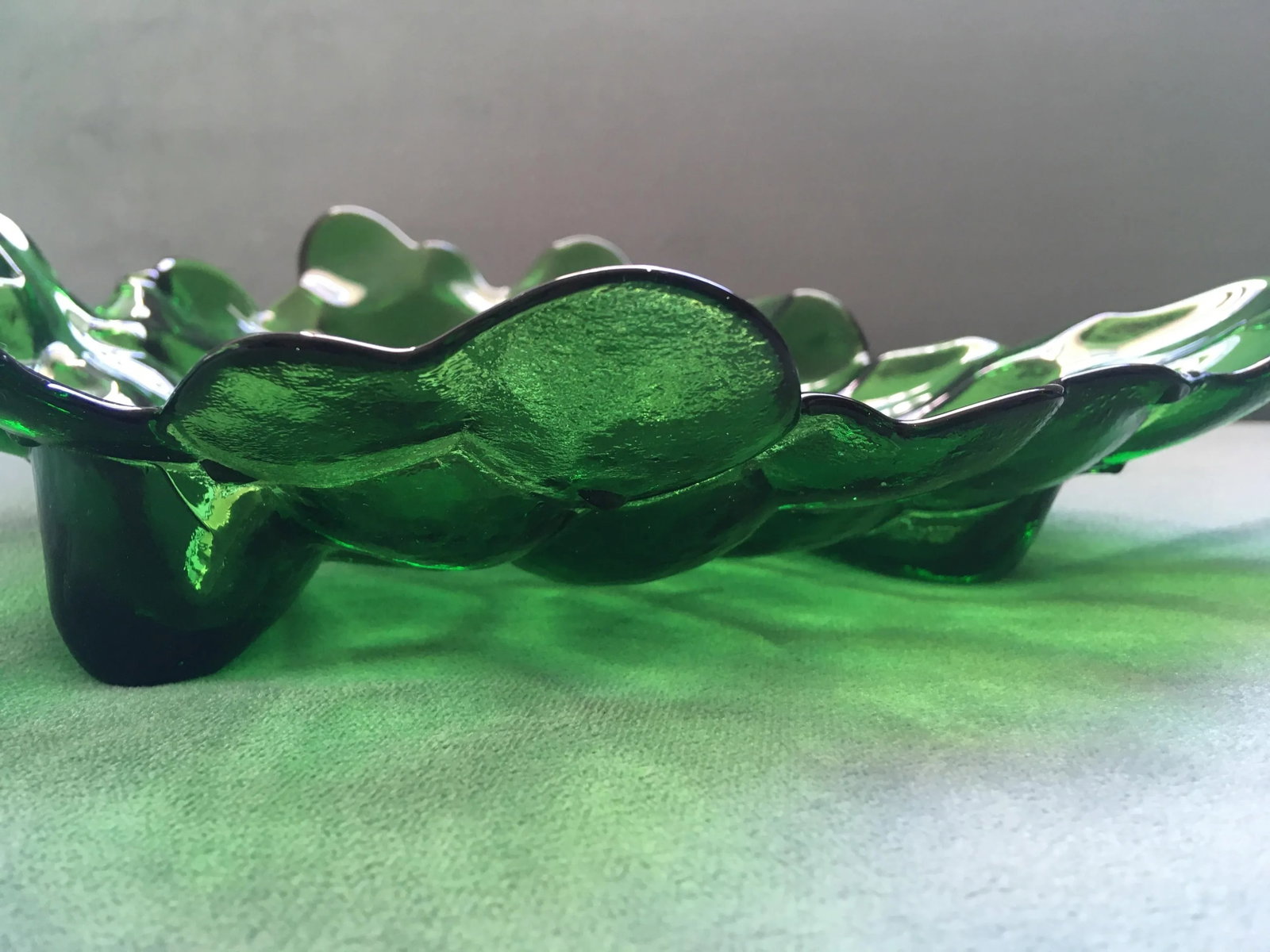 1960's Green Grape Glass Footed Bowl - 4