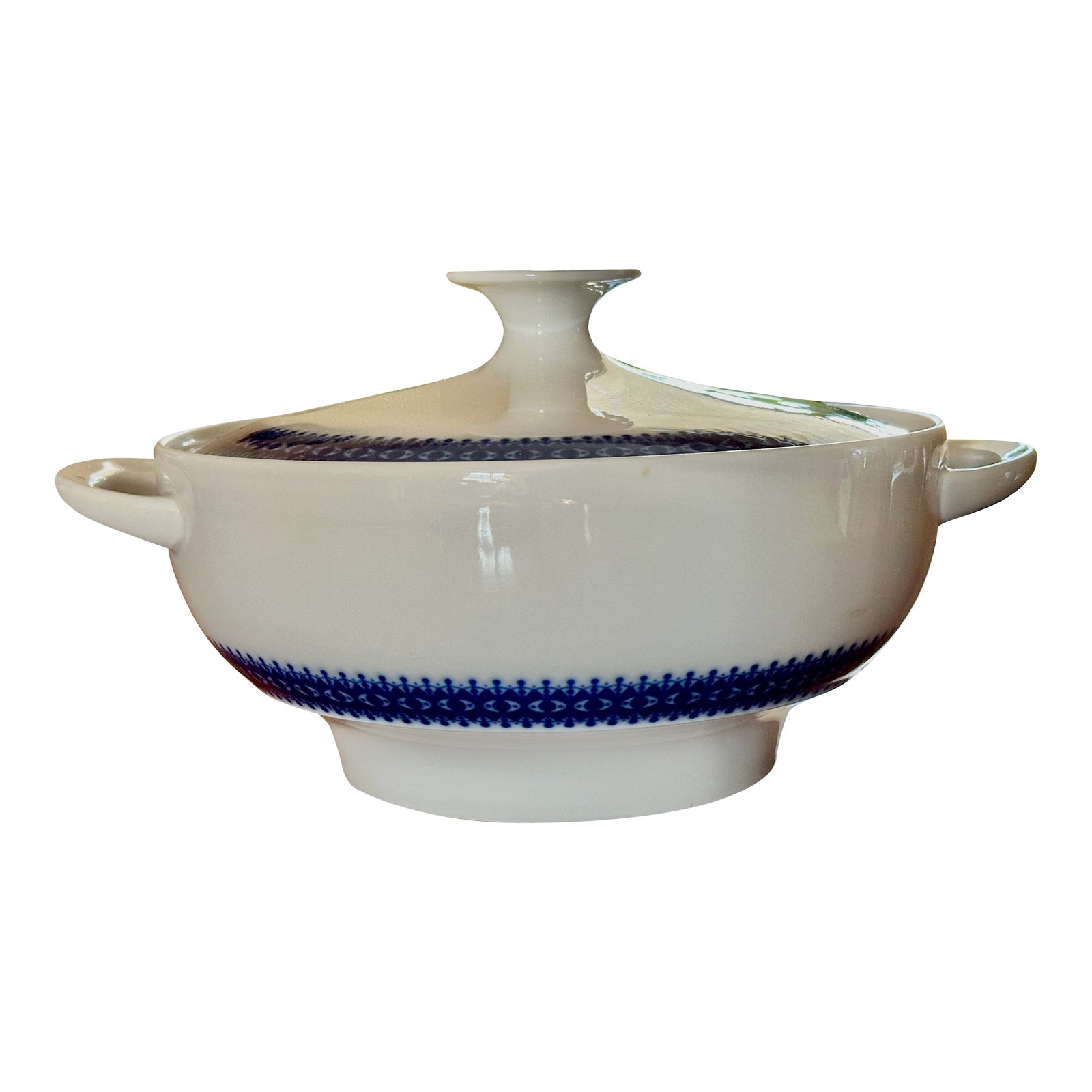 1960's McM, Lisette by Thomas, Germany, Round Covered Vegetable Dish, Terrine: This 1967 MCM Round Covered Vegetable Serving Dish is by Thomas, Germany. The discontinued pattern is Lisette and features an inner blue geometric ring and smooth edge. Lisette by Thomas is a