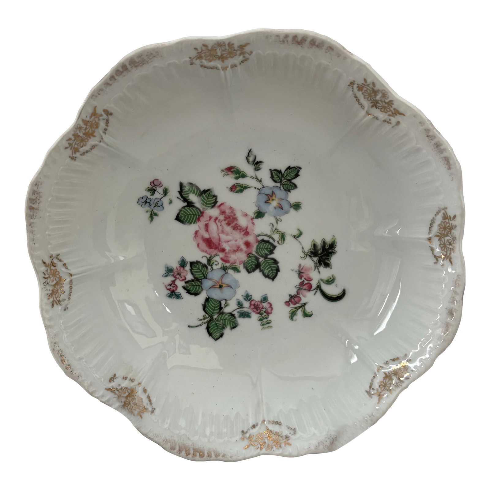 Antique Schwarzenhammer Bavaria European Traditional Floral Porcelain Bowl With Gilt Scalloped Rim: This antique Scharzenhammer porcelain bowl from Bavaria exemplifies early 20th-century European craftsmanship. Featuring a scalloped rim with gilt floral detailing and a finely rendered central