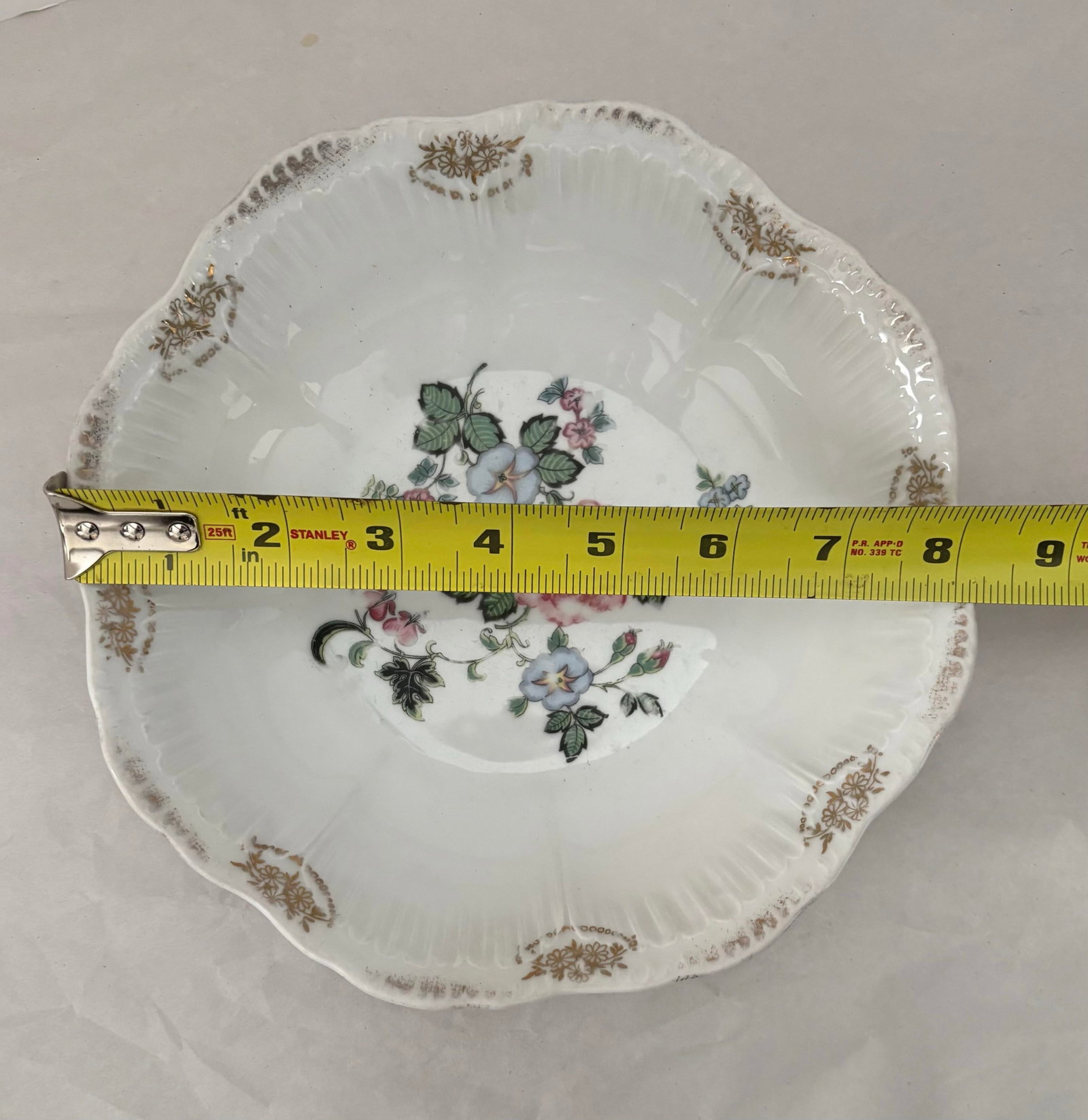 Antique Schwarzenhammer Bavaria European Traditional Floral Porcelain Bowl With Gilt Scalloped Rim - 6