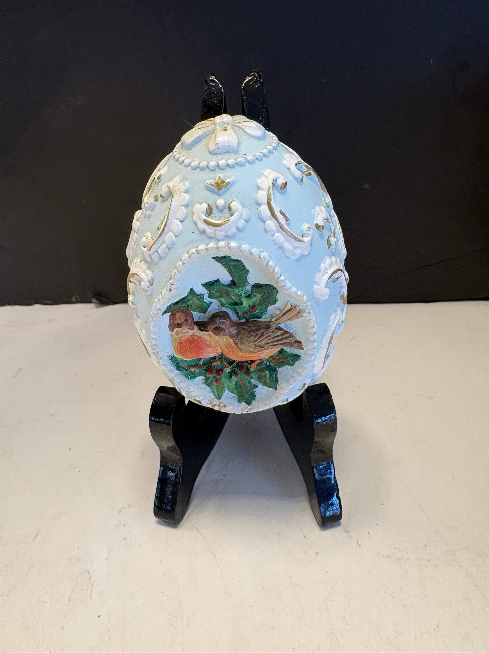 Vintage Hand-Painted Chalkware Egg With Robin Bird Motif - 3
