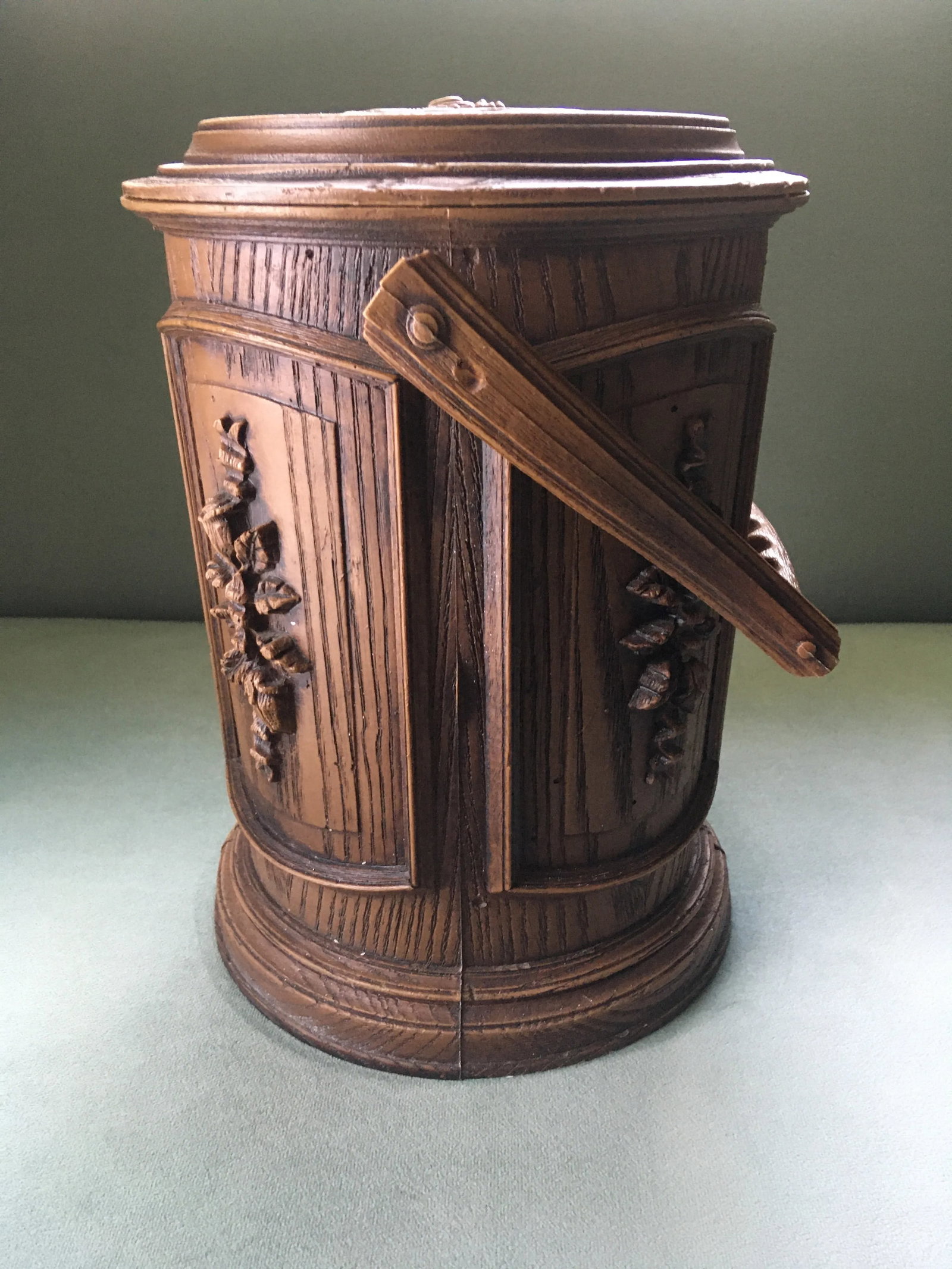 Mid 20th Century Faux Wood Ice Bucket - 7