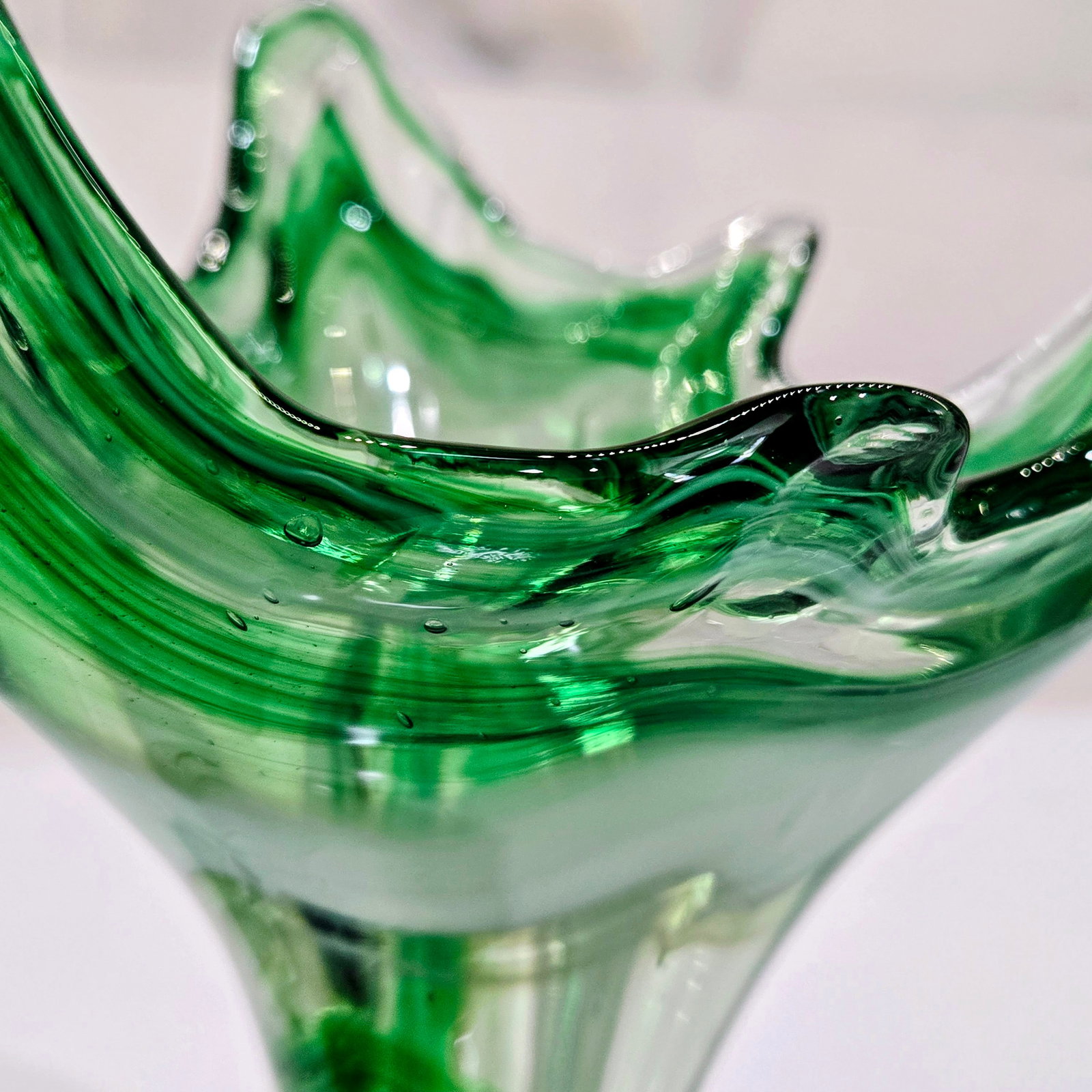 Mid-Century Modern Emerald Swirl Murano Style Handkerchief Vase - 3