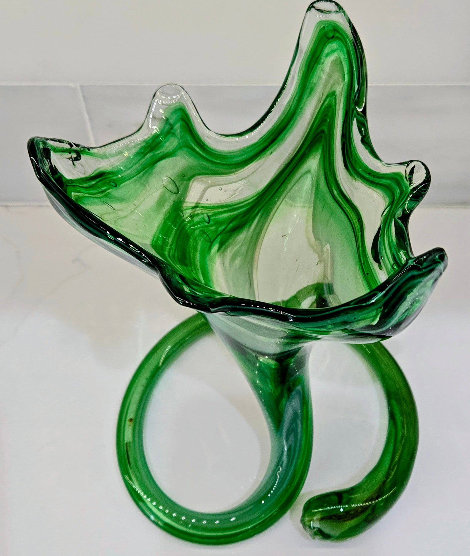 Mid-Century Modern Emerald Swirl Murano Style Handkerchief Vase - 4