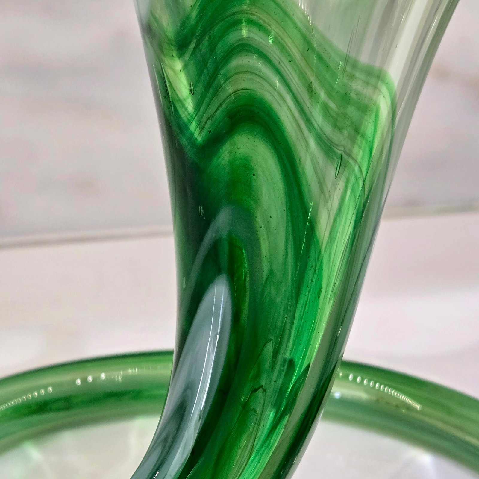 Mid-Century Modern Emerald Swirl Murano Style Handkerchief Vase - 7