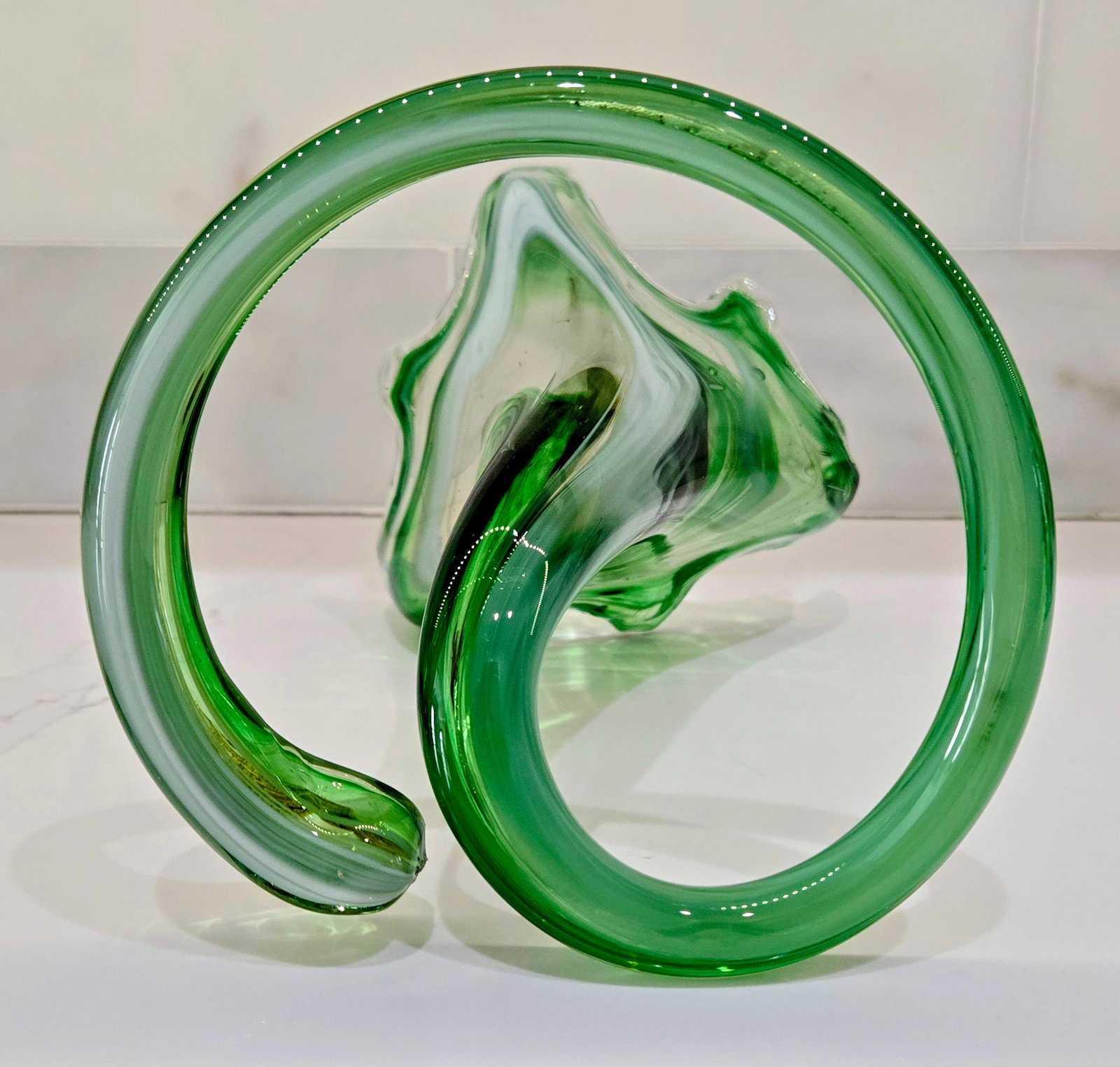 Mid-Century Modern Emerald Swirl Murano Style Handkerchief Vase - 9