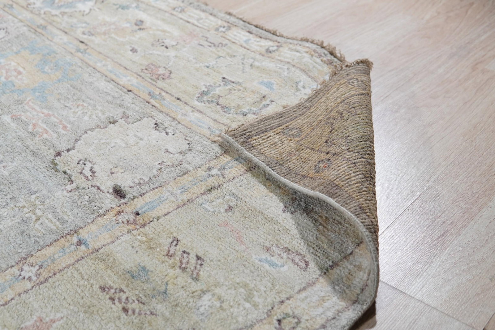 Nadia Harlow Ivory Hand-Knotted Silk Rug Carpet, Allover Floral Indian Design - 4
