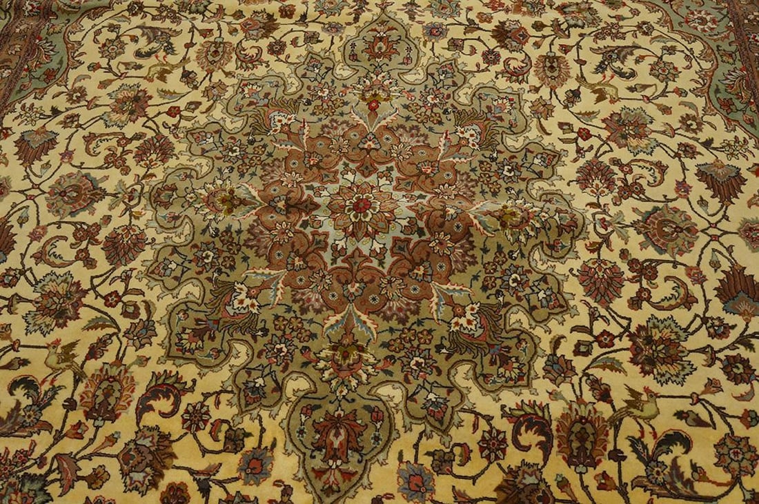 1940s Ivory Medallion Antique Persian Tabriz Rug 7' 5" X 10' 5" Handknotted Wool Carpet - 4