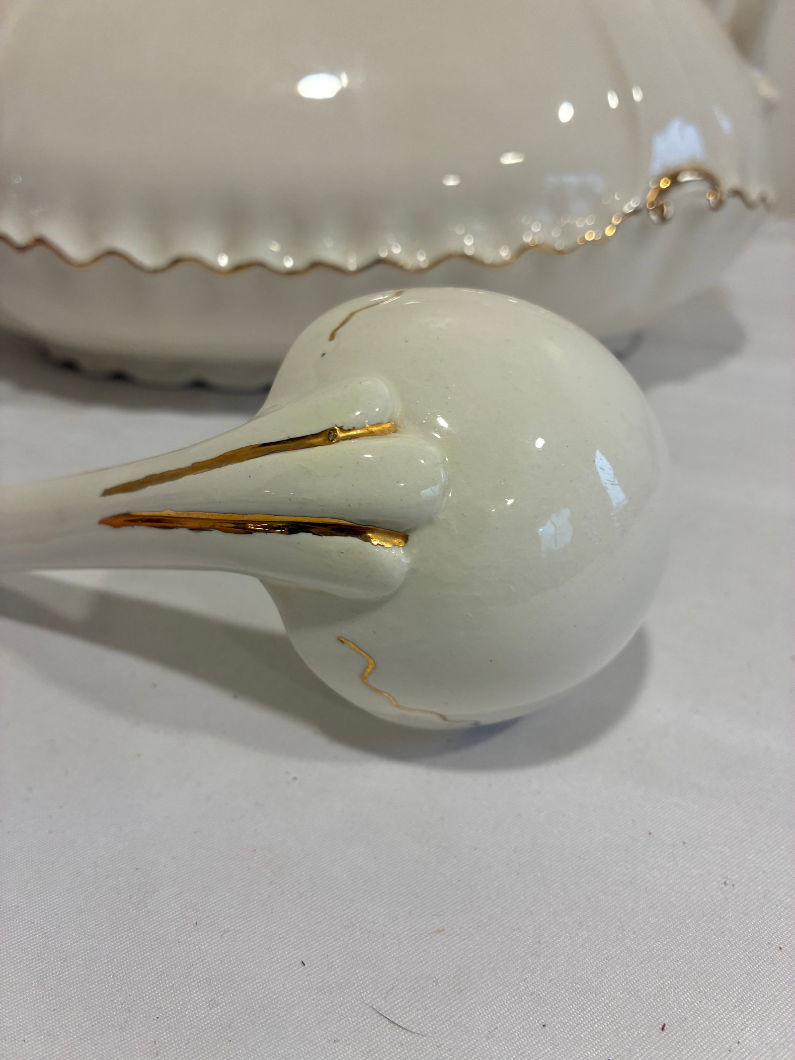 Vintage Ceramic Soup Tureen With Gold Trim and Ladle - 3