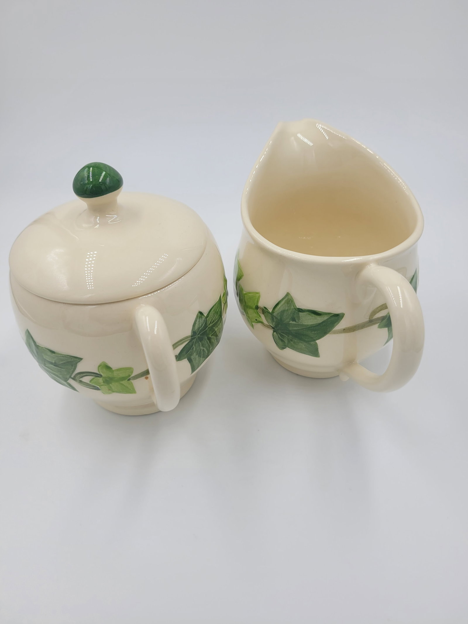 1950s Franciscan Ivy Hand-Decorated Creamer & Lidded Sugar Set - 3 Pieces - 10