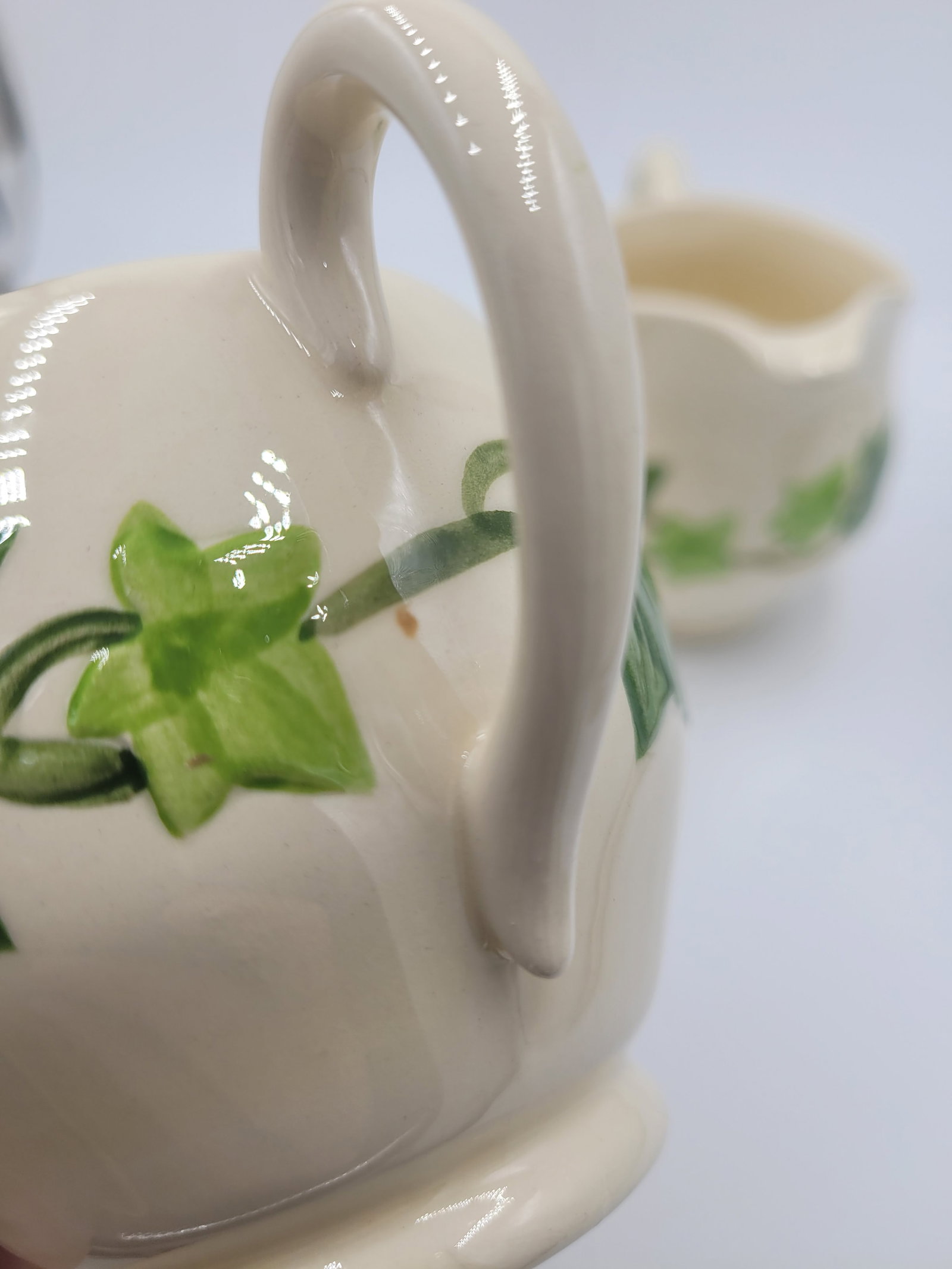 1950s Franciscan Ivy Hand-Decorated Creamer & Lidded Sugar Set - 3 Pieces - 6