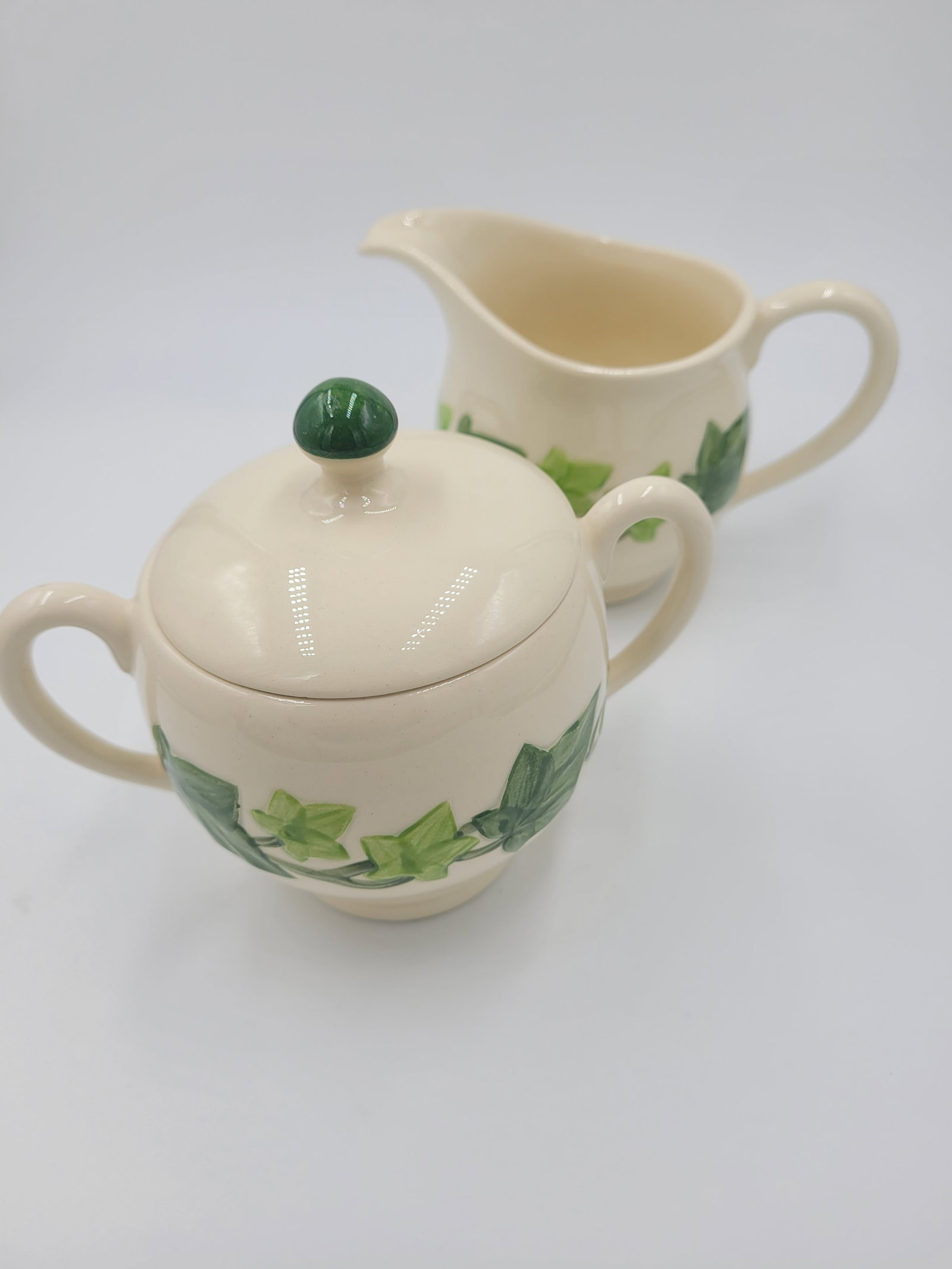 1950s Franciscan Ivy Hand-Decorated Creamer & Lidded Sugar Set - 3 Pieces - 8