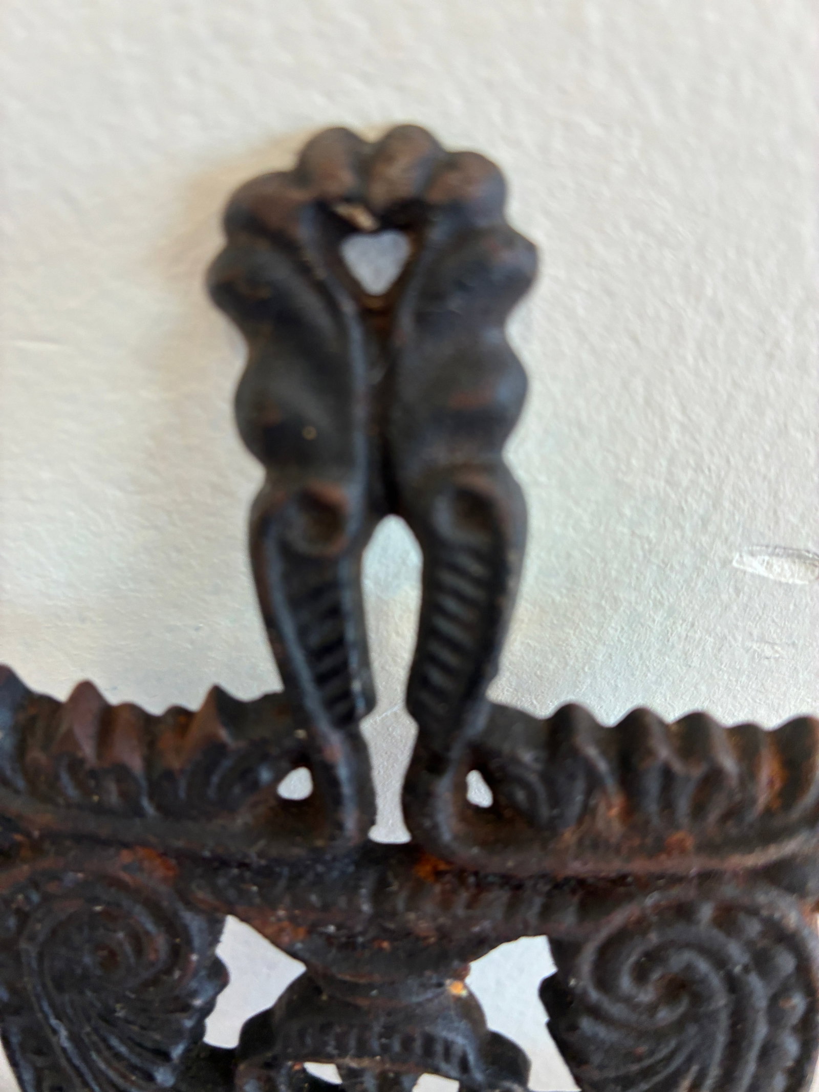 Vintage Cast Iron Grape and Vine Trivet - 2