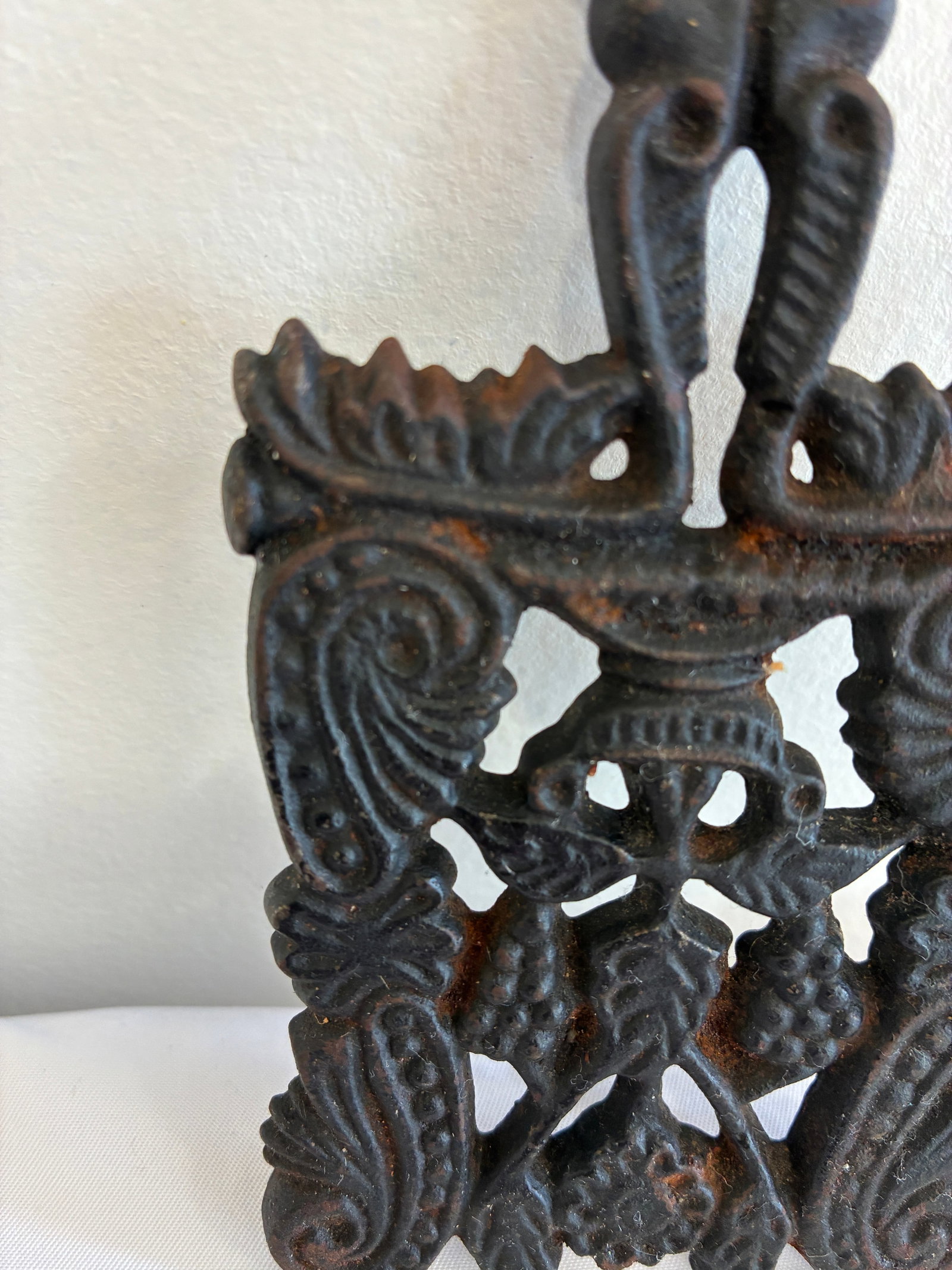 Vintage Cast Iron Grape and Vine Trivet - 6
