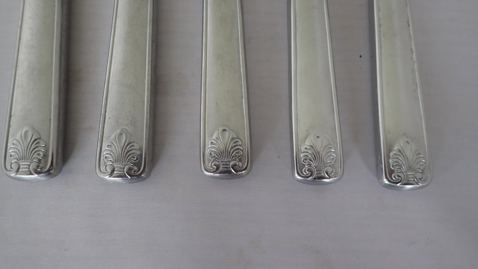 Stainless Steel Shell Design Dinner Knives S/5 - 3