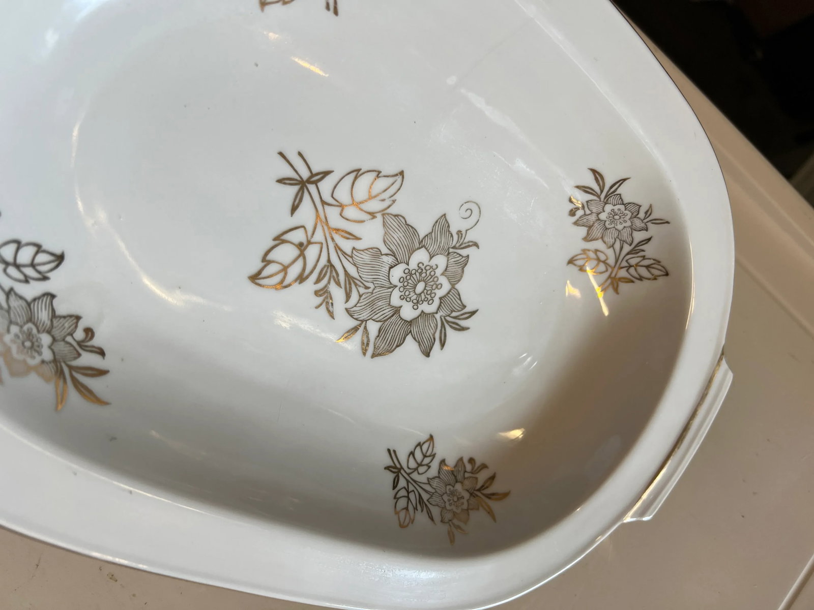 1960s Vintage Oval White & Gold Bowl - 2