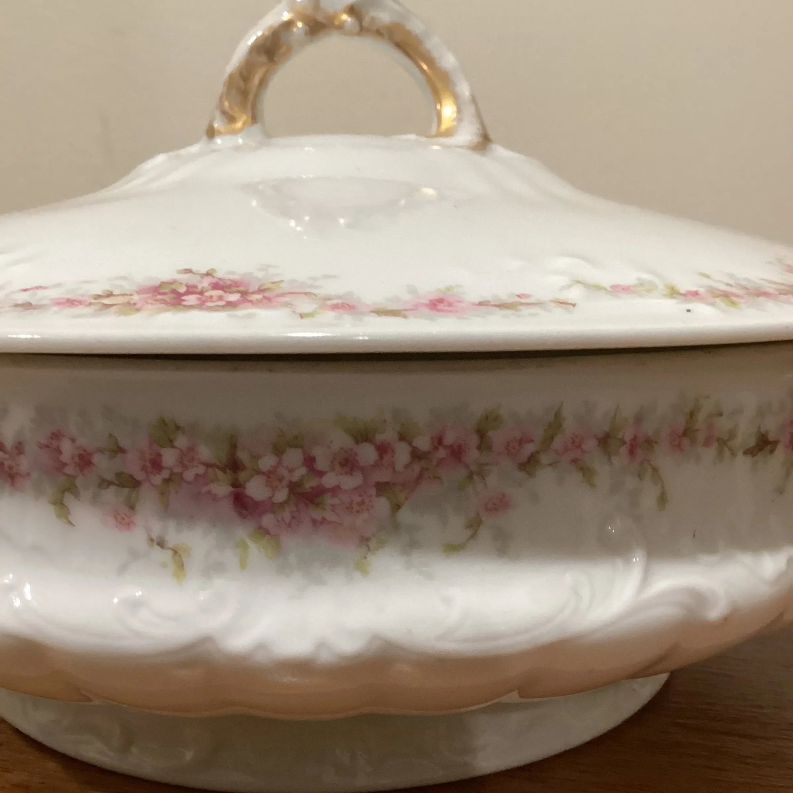 Antique Htf Theodore Haviland Limoges France Covered Serving Dish with Gold Accents - 12