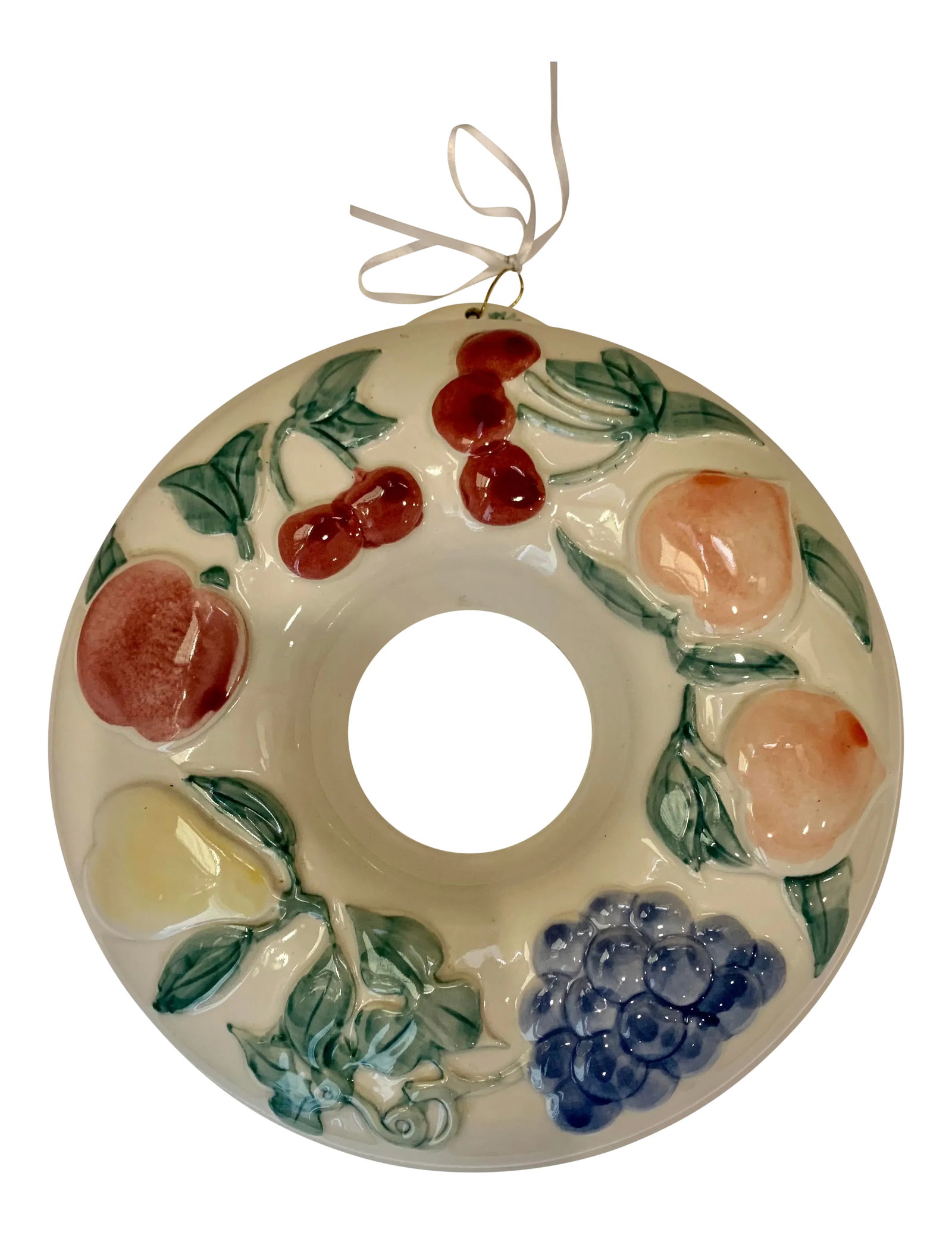Vintage Hartstone Pottery Large Round Ceramic Ring Mold Wall Art: 1980's Vintage Hartstone Pottery Food Mold. This Ceramic mold can be used as a wall decoration in your kitchen, or use it for Jello, aspic or shortbread. Has a high Gloss. Measures 10" in diameter and