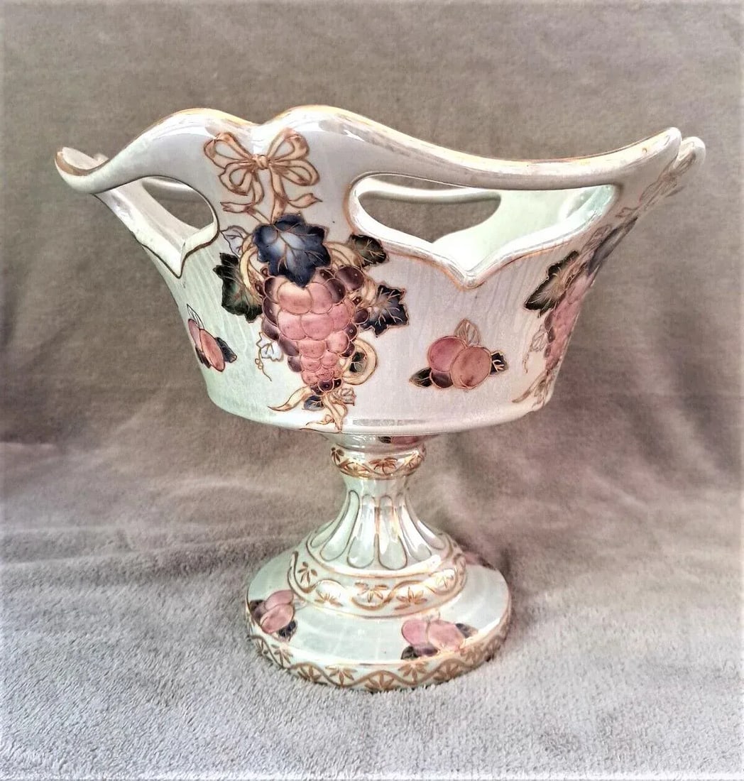 Vintage Chinese Porcelain Reticulated Floral Compote with Hand Grapes Decorations - 12