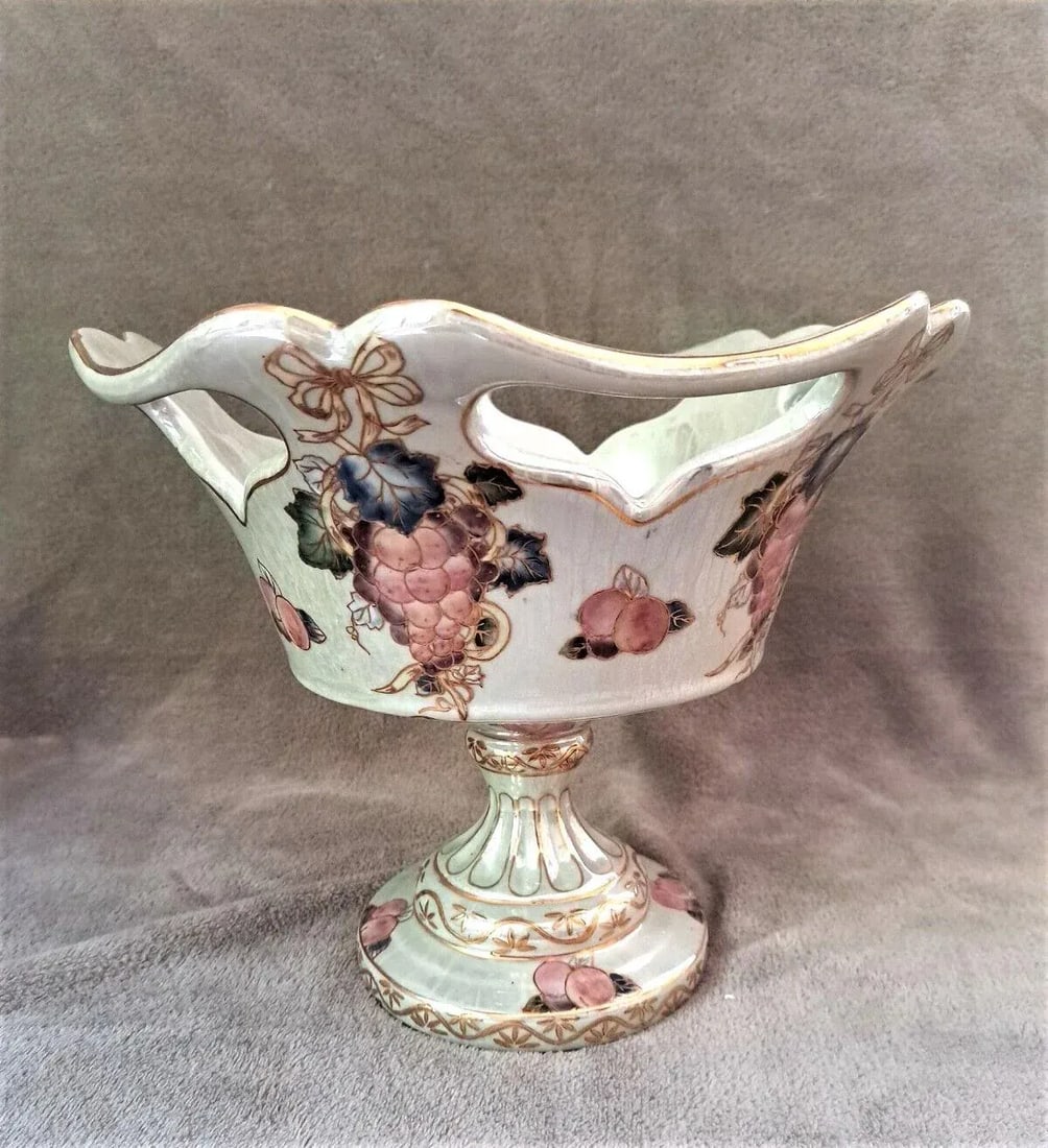 Vintage Chinese Porcelain Reticulated Floral Compote with Hand Grapes Decorations - 3