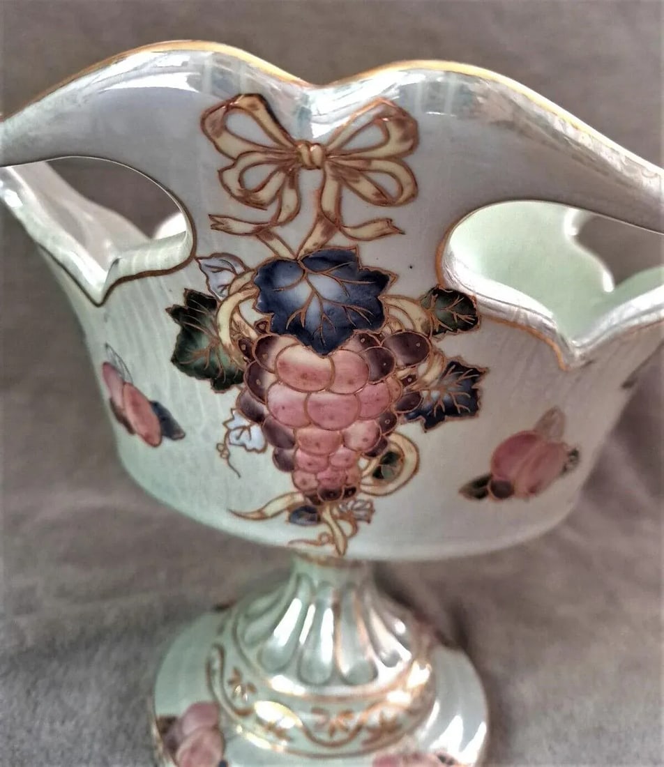 Vintage Chinese Porcelain Reticulated Floral Compote with Hand Grapes Decorations - 5