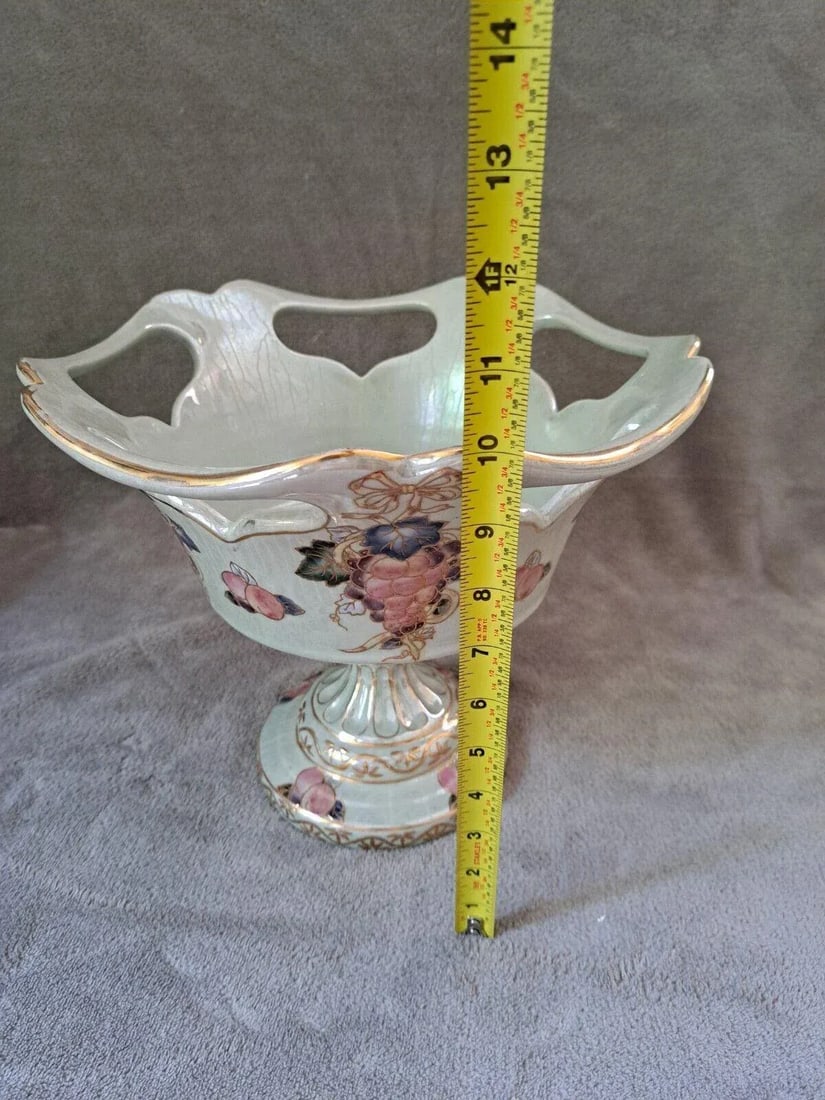 Vintage Chinese Porcelain Reticulated Floral Compote with Hand Grapes Decorations - 7