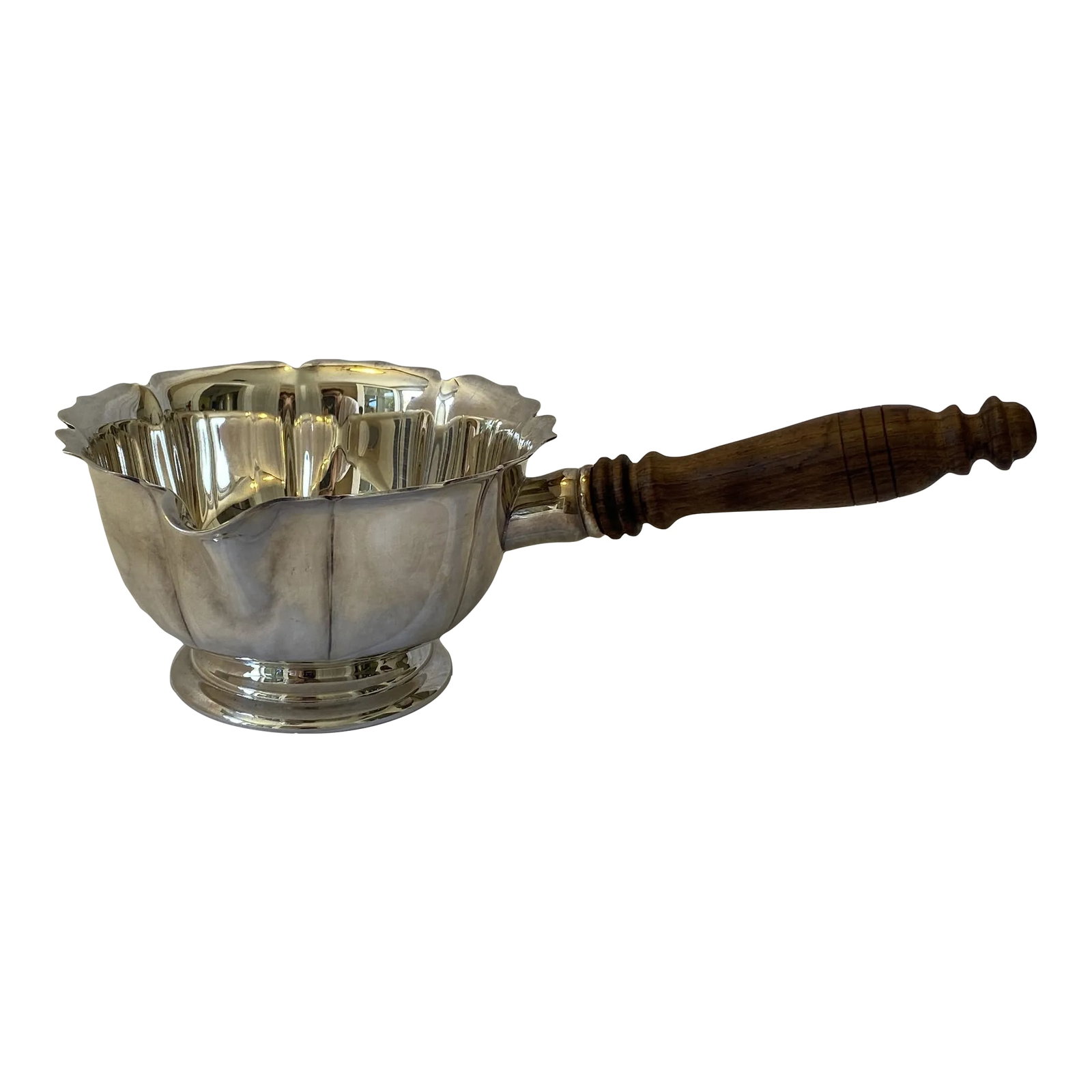 Vintage Silver Plate Sauce Bowl With Spout and Wooden Handle: Silver plated sauce bowl with a detachable wooden handle. No markings of manufacturer. Well made. Condition: Alterations: Original Condition Unaltered Imperfections: Some Imperfections Condition