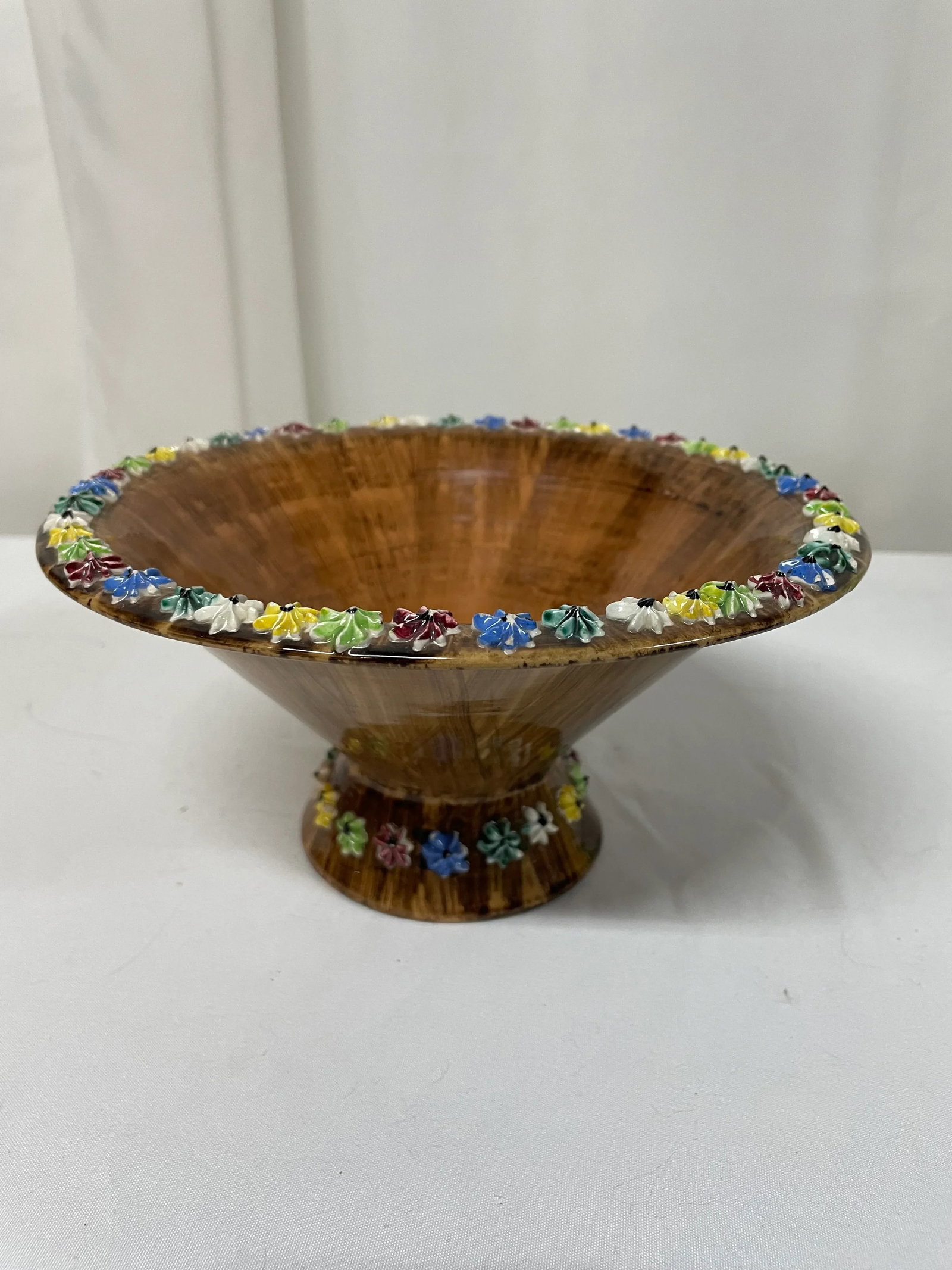 1980s Elbee Hand Painted Italian Pottery Bowl Trimmed in Raised Colorful Flowers - 2