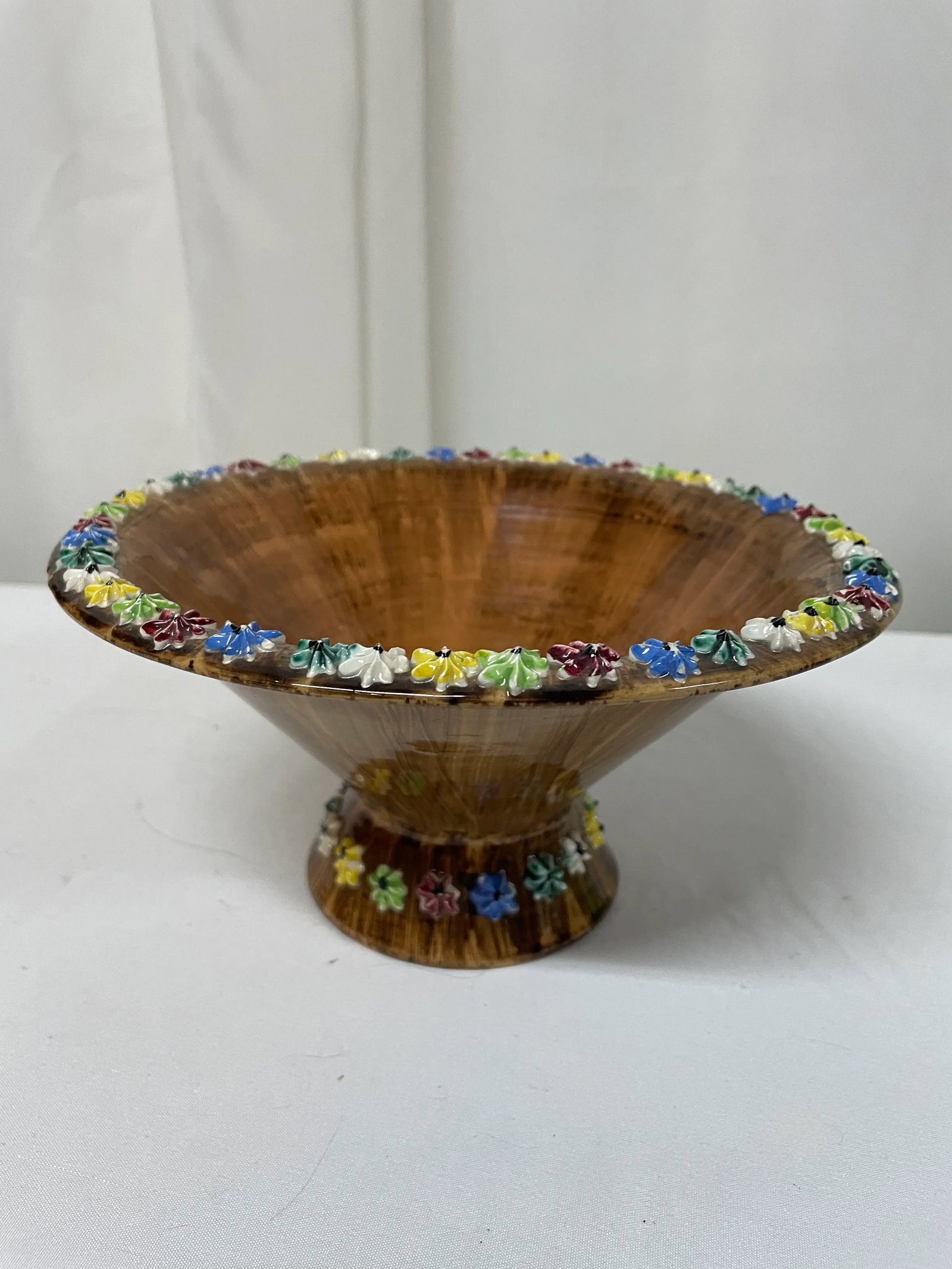 1980s Elbee Hand Painted Italian Pottery Bowl Trimmed in Raised Colorful Flowers - 5
