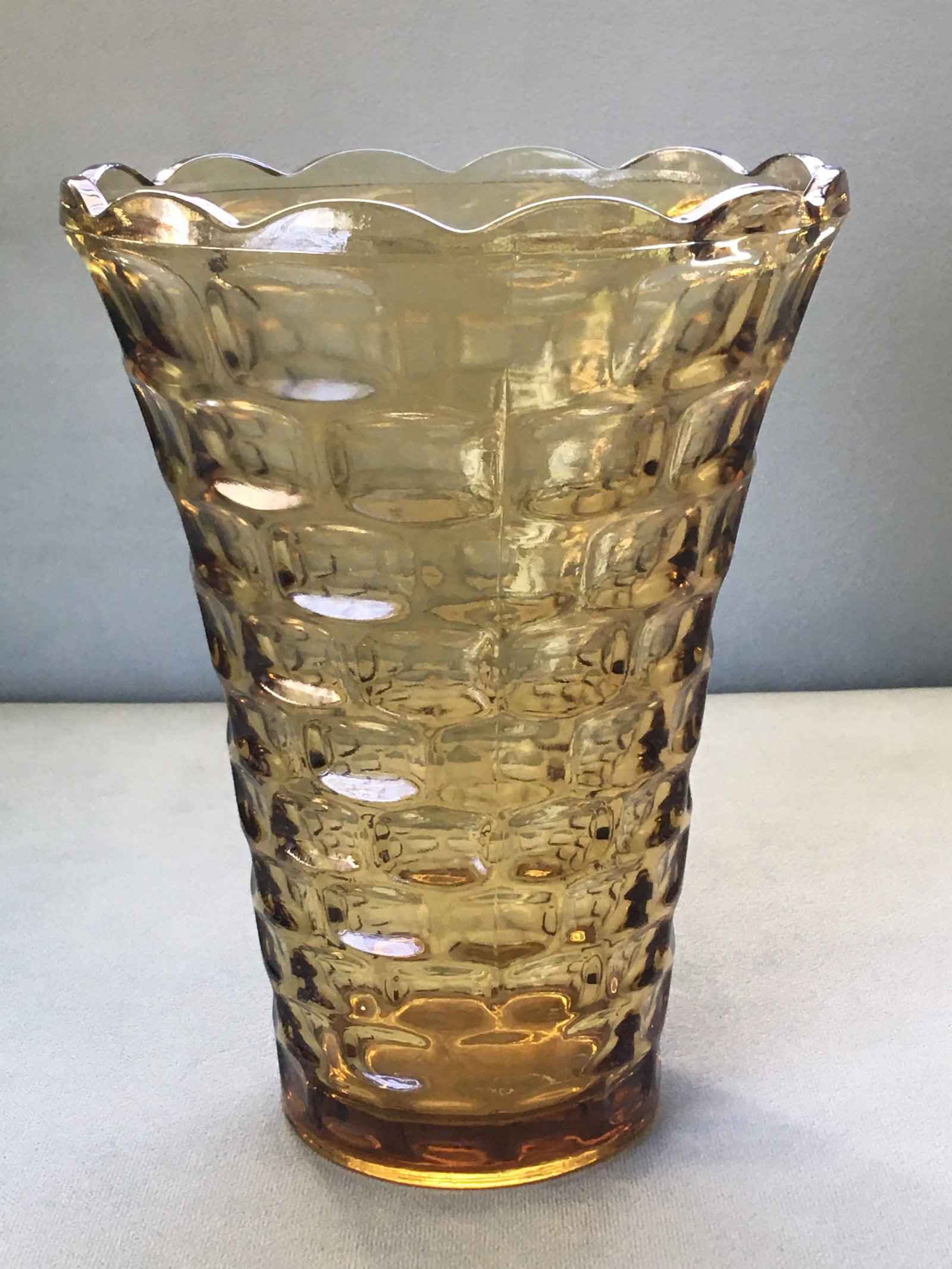1960's Federal Glass Yorktown Gold Table Vase - 10