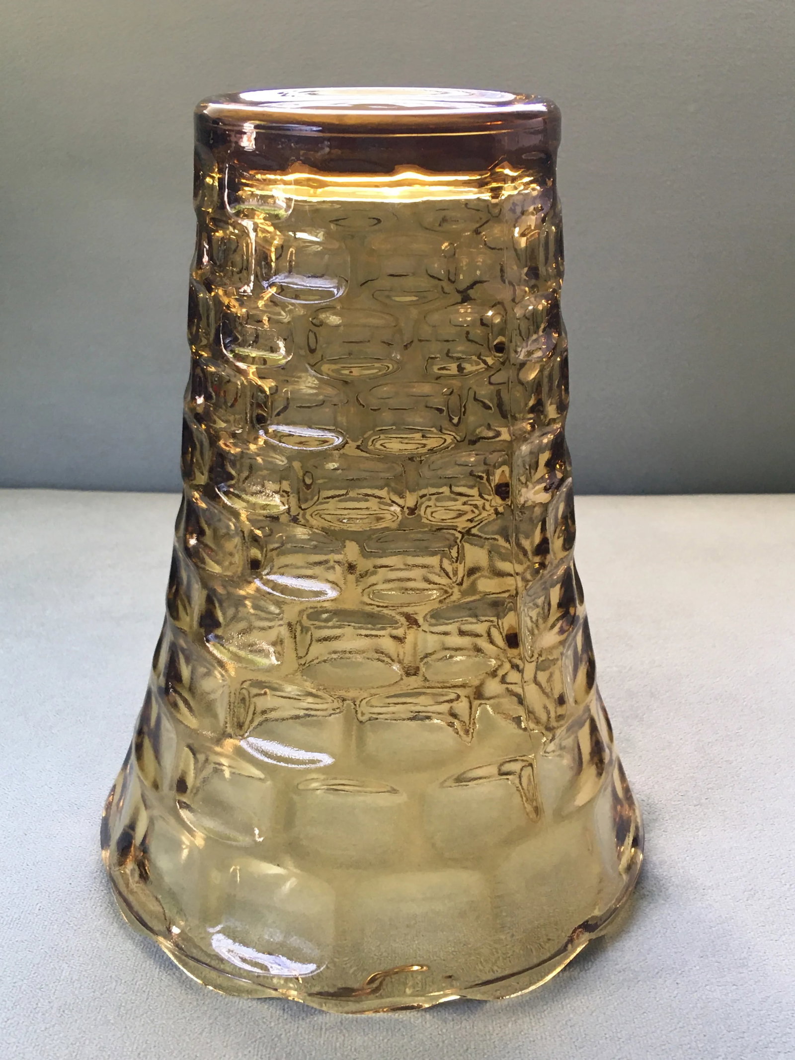 1960's Federal Glass Yorktown Gold Table Vase - 6