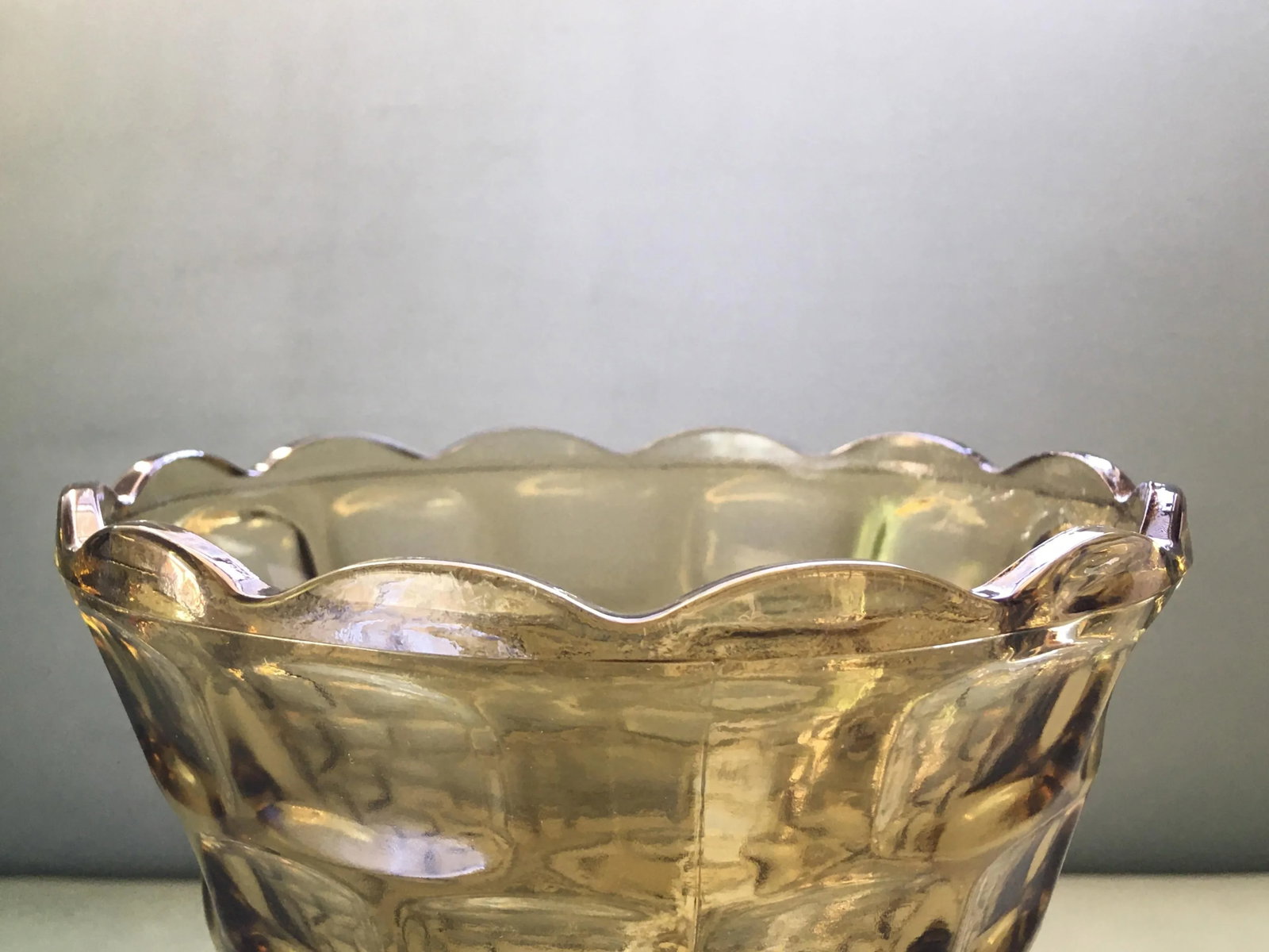 1960's Federal Glass Yorktown Gold Table Vase - 7