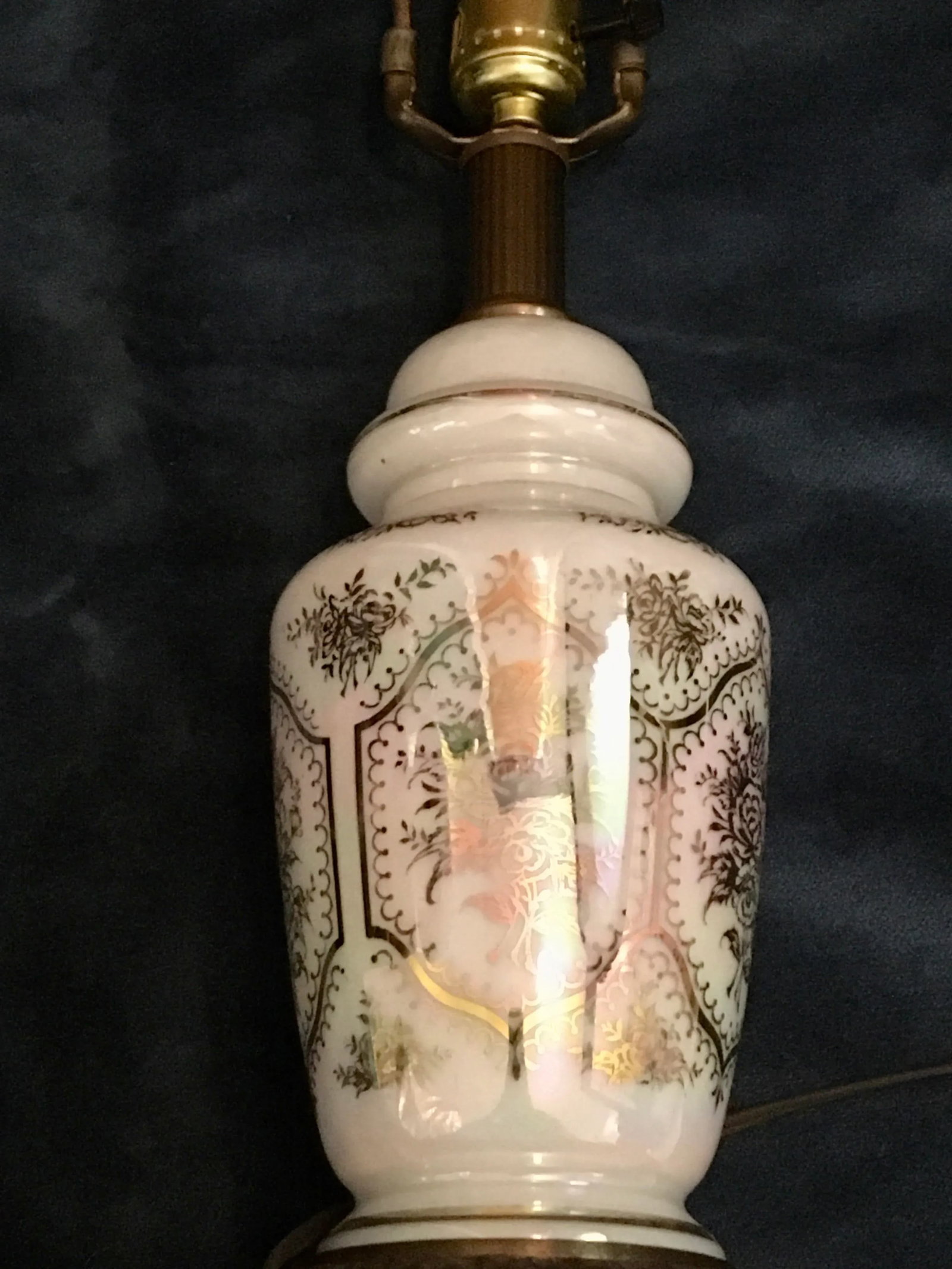 Vintage Mid 20th Century Gold Scrollwork Iridescent Phoenix Glass Table Lamp - 3