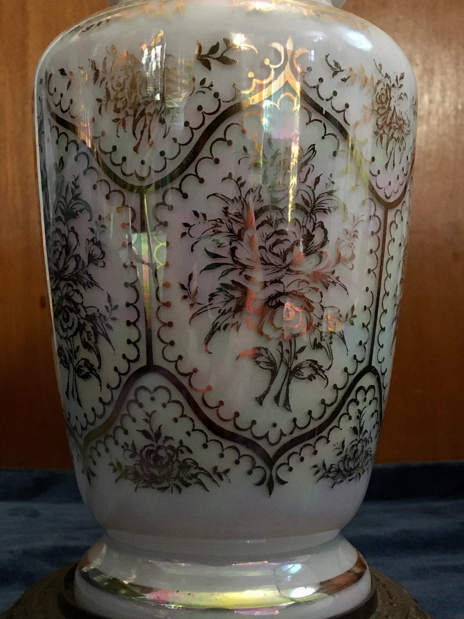 Vintage Mid 20th Century Gold Scrollwork Iridescent Phoenix Glass Table Lamp - 4